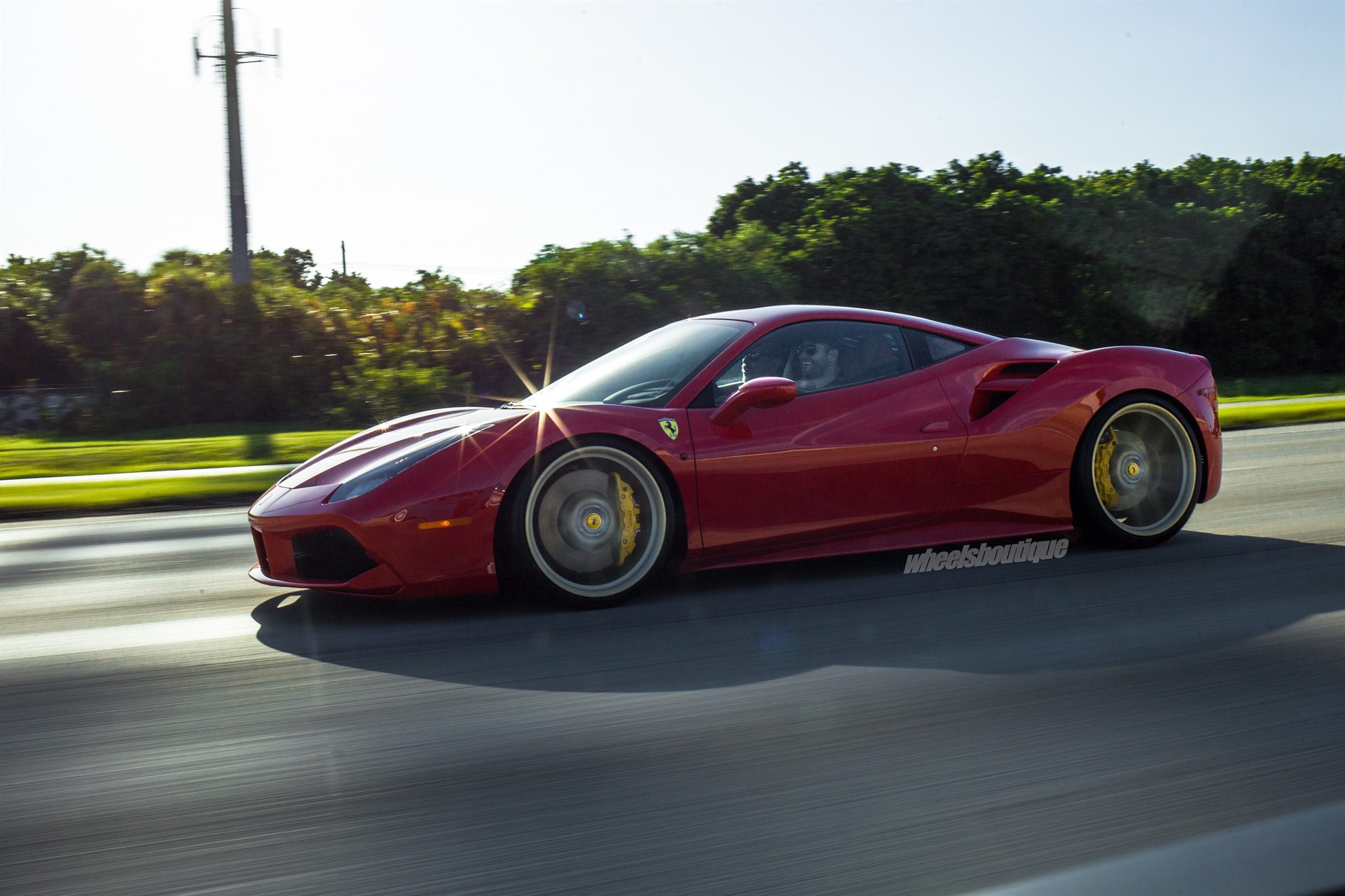 Ferrari 488 | Rosso Corsa | HRE P101 | Satin Champagne