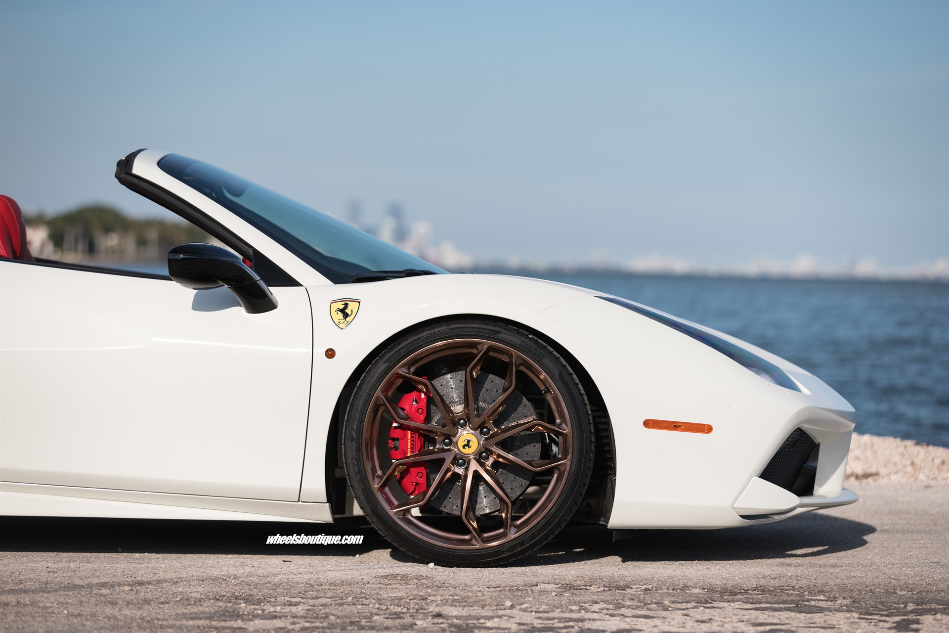 Ferrari 488 Spider | Bianco Avus | on HRE P201 | Polished Bronze