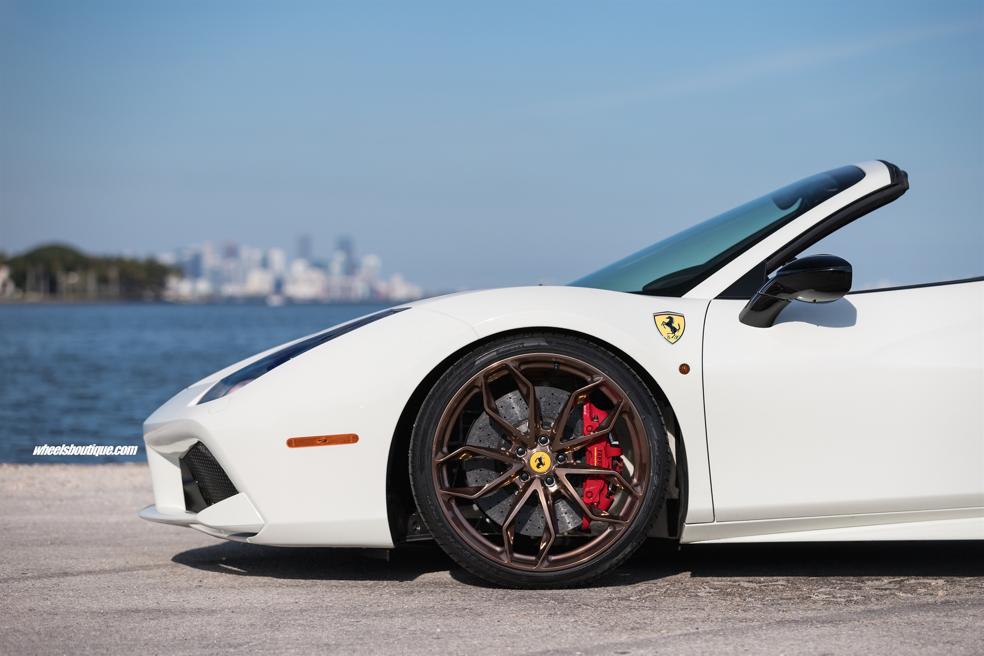 Ferrari 488 Spider | Bianco Avus | on HRE P201 | Polished Bronze