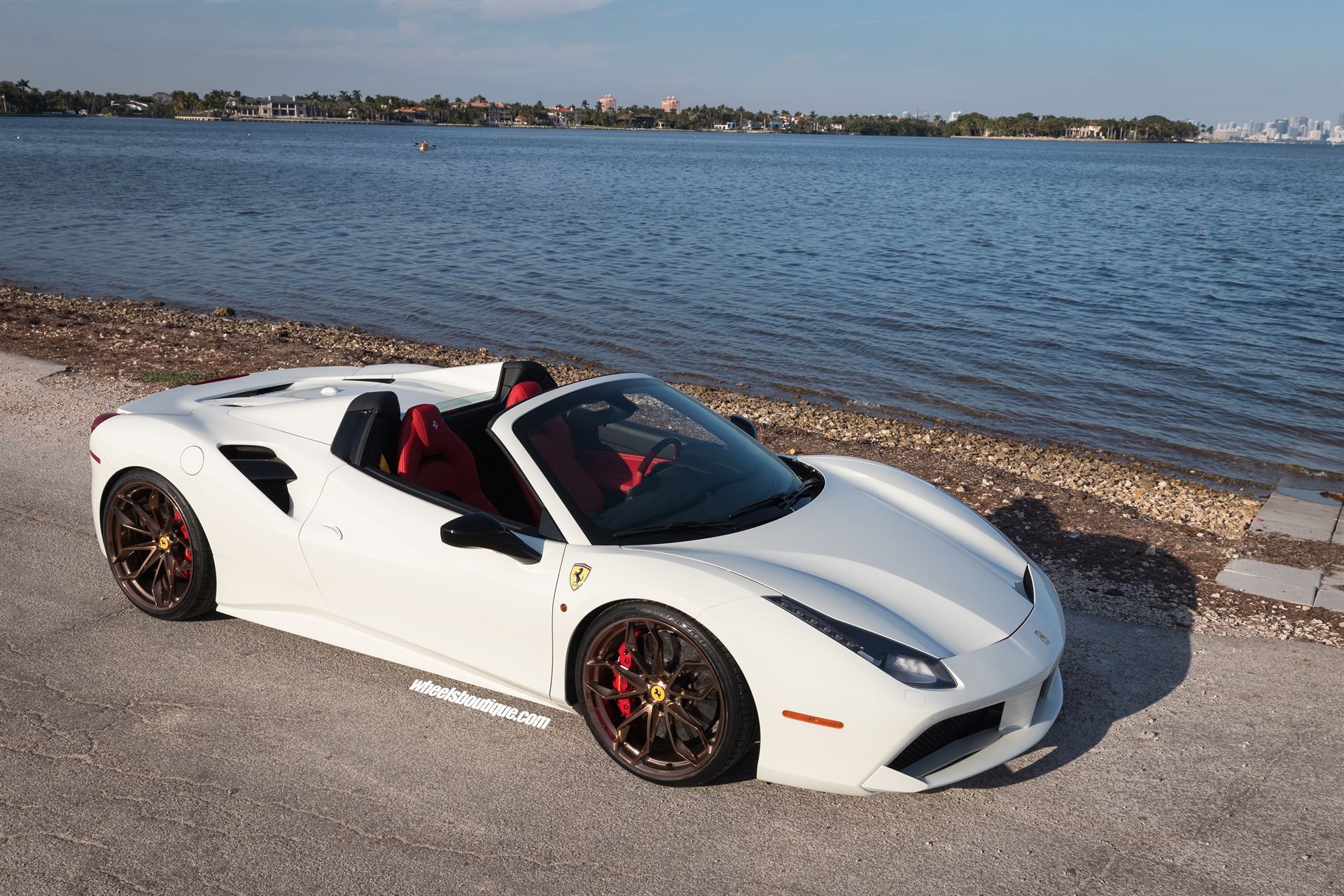 Ferrari 488 Spider | Bianco Avus | on HRE P201 | Polished Bronze