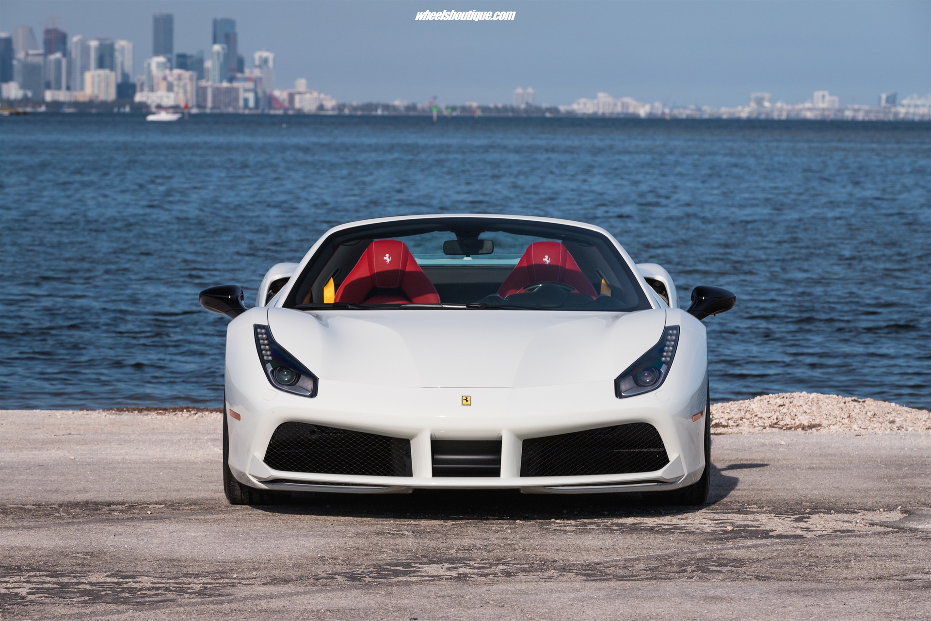 Ferrari 488 Spider | Bianco Avus | on HRE P201 | Polished Bronze