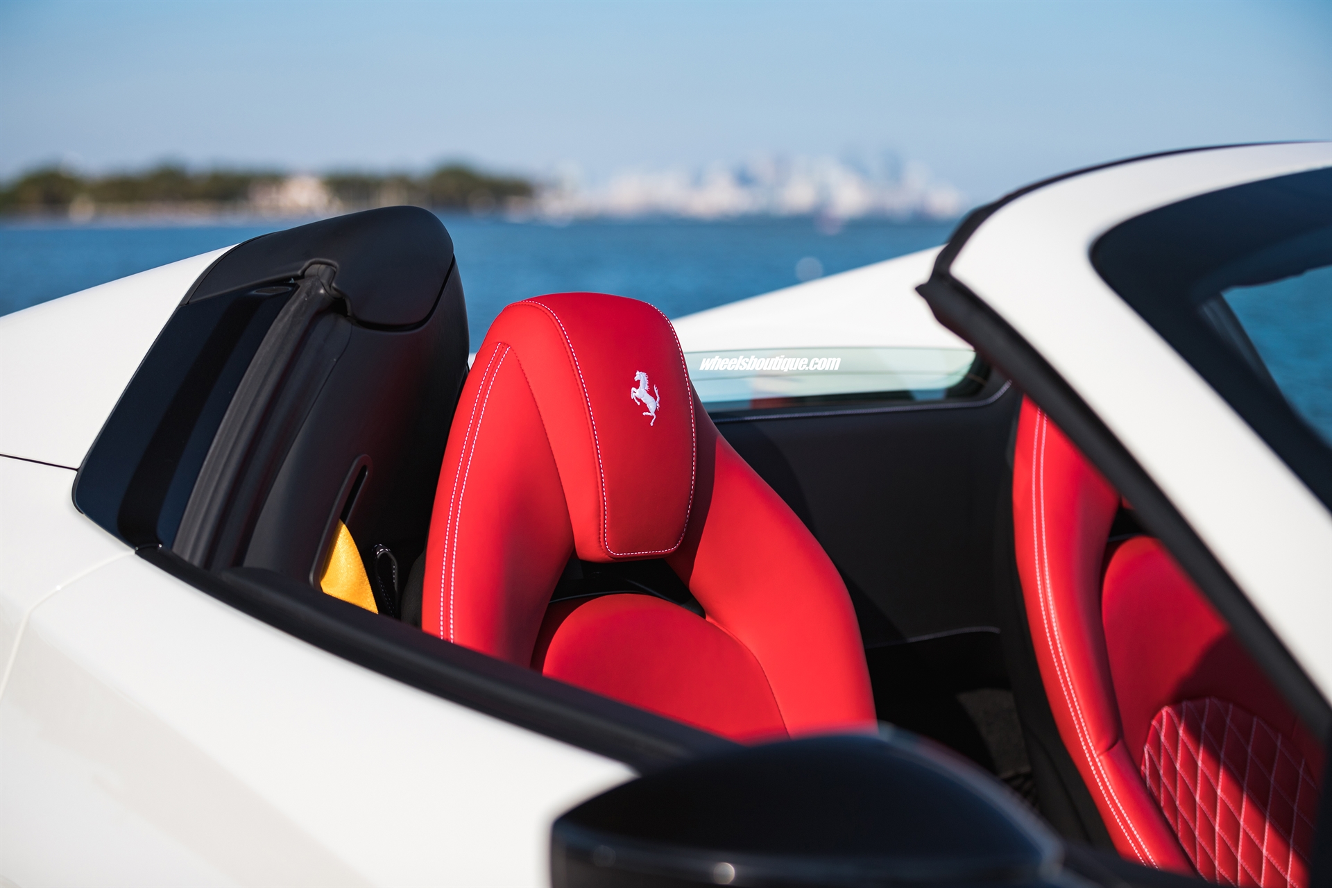 Ferrari 488 Spider | Bianco Avus | on HRE P201 | Polished Bronze