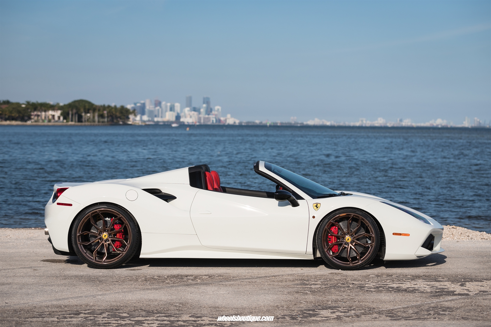 Ferrari 488 Spider | Bianco Avus | on HRE P201 | Polished Bronze