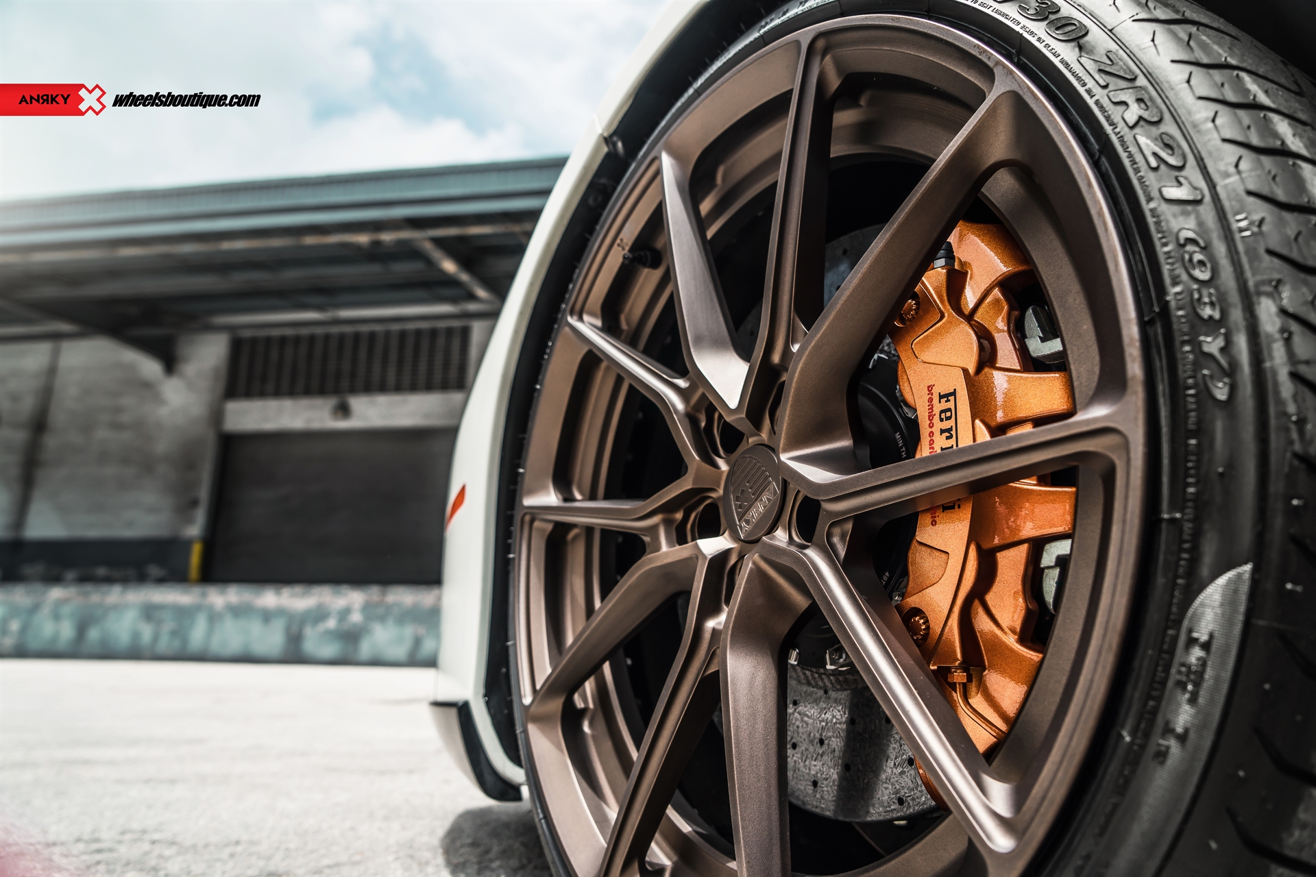 Novitec 488 Spider | Bianco Avus | on ANRKY AN22 | Satin Bronze