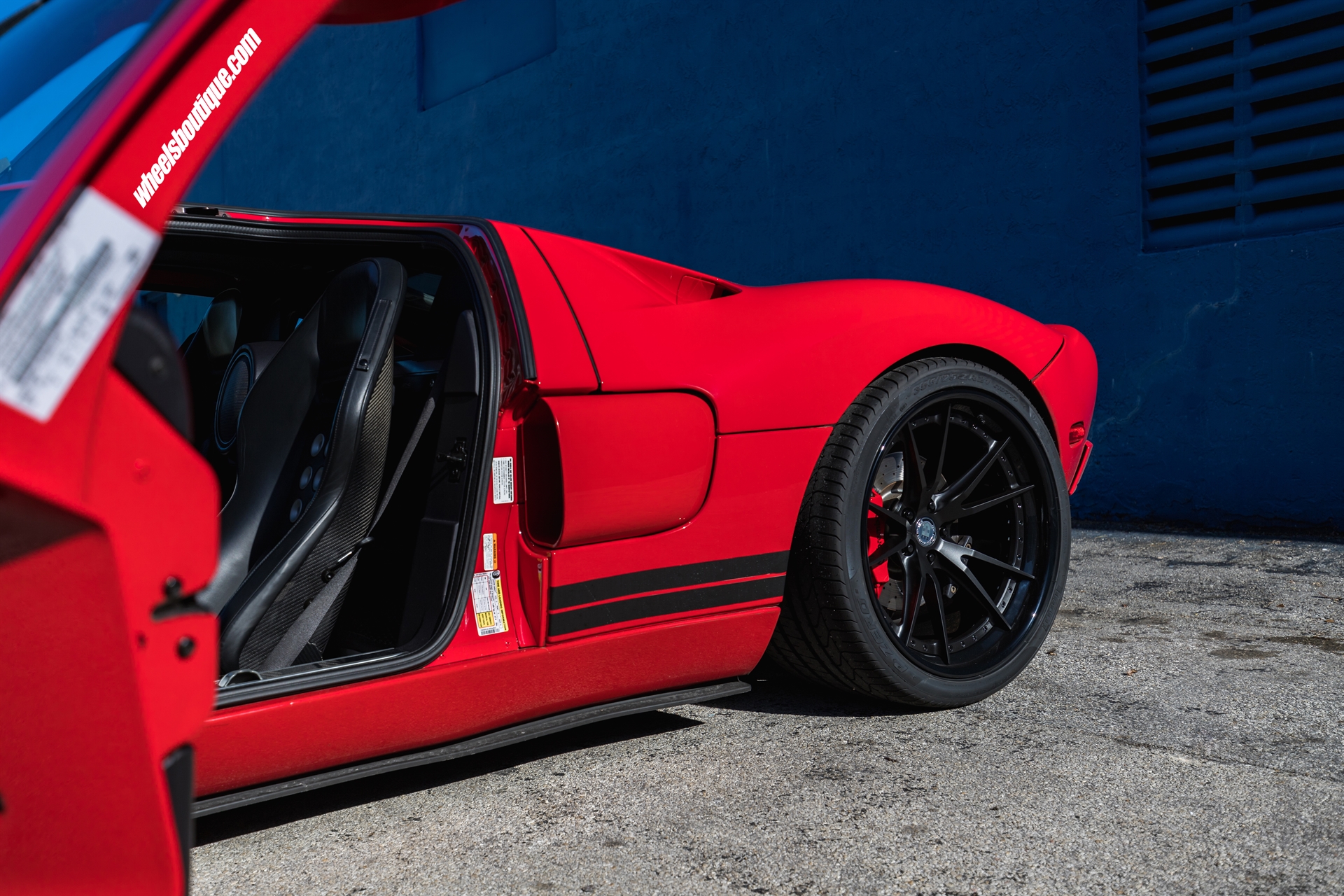 Ford GT MK1 | Ruby Red | on HRE S104 | Sati Black