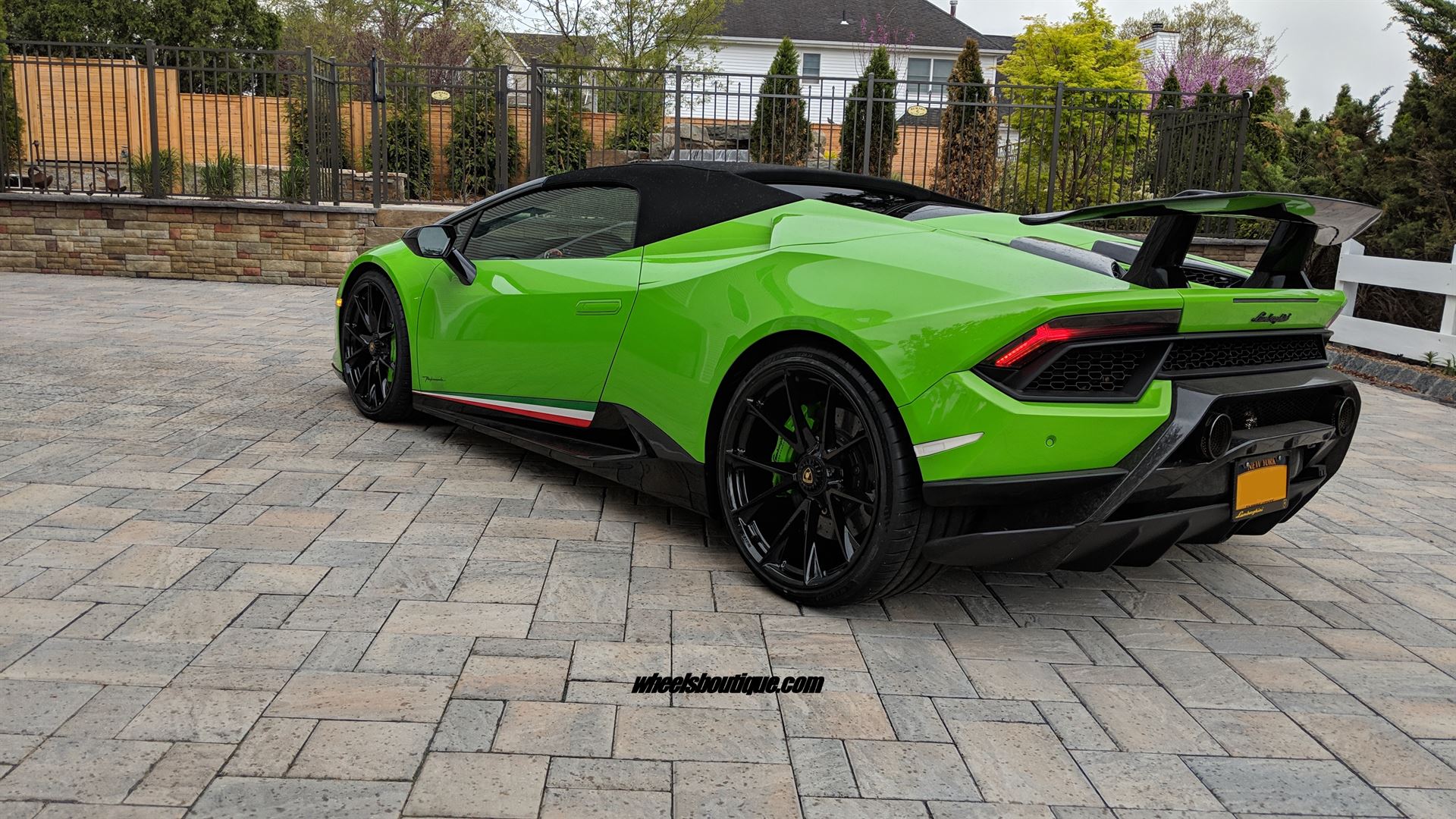 Lamborghini Huracan Performante Spyder | | on HRE P204 | Gloss Black