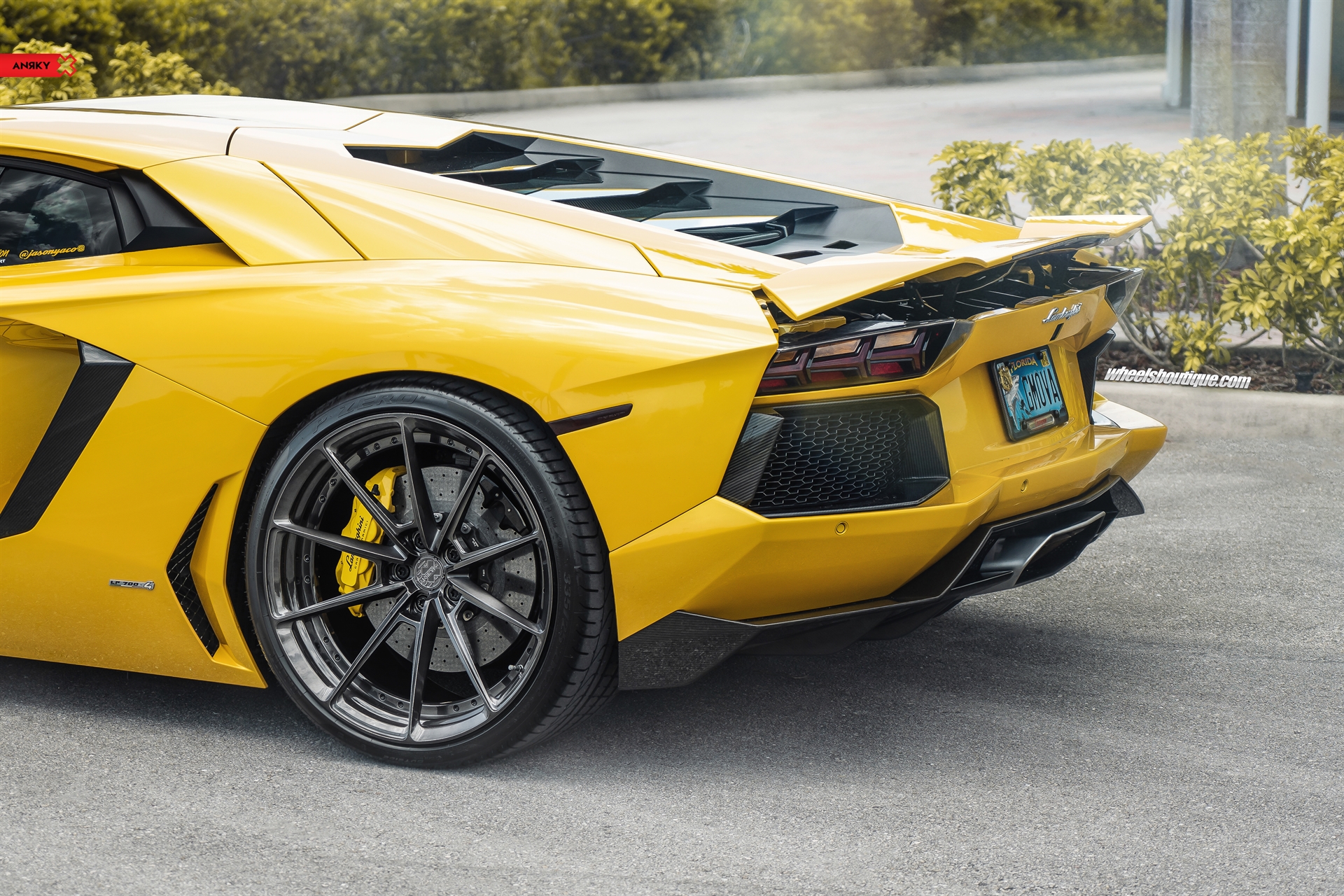 Lamborghini Aventador |  | on ANRKY AN28 | Brushed Dark Clear