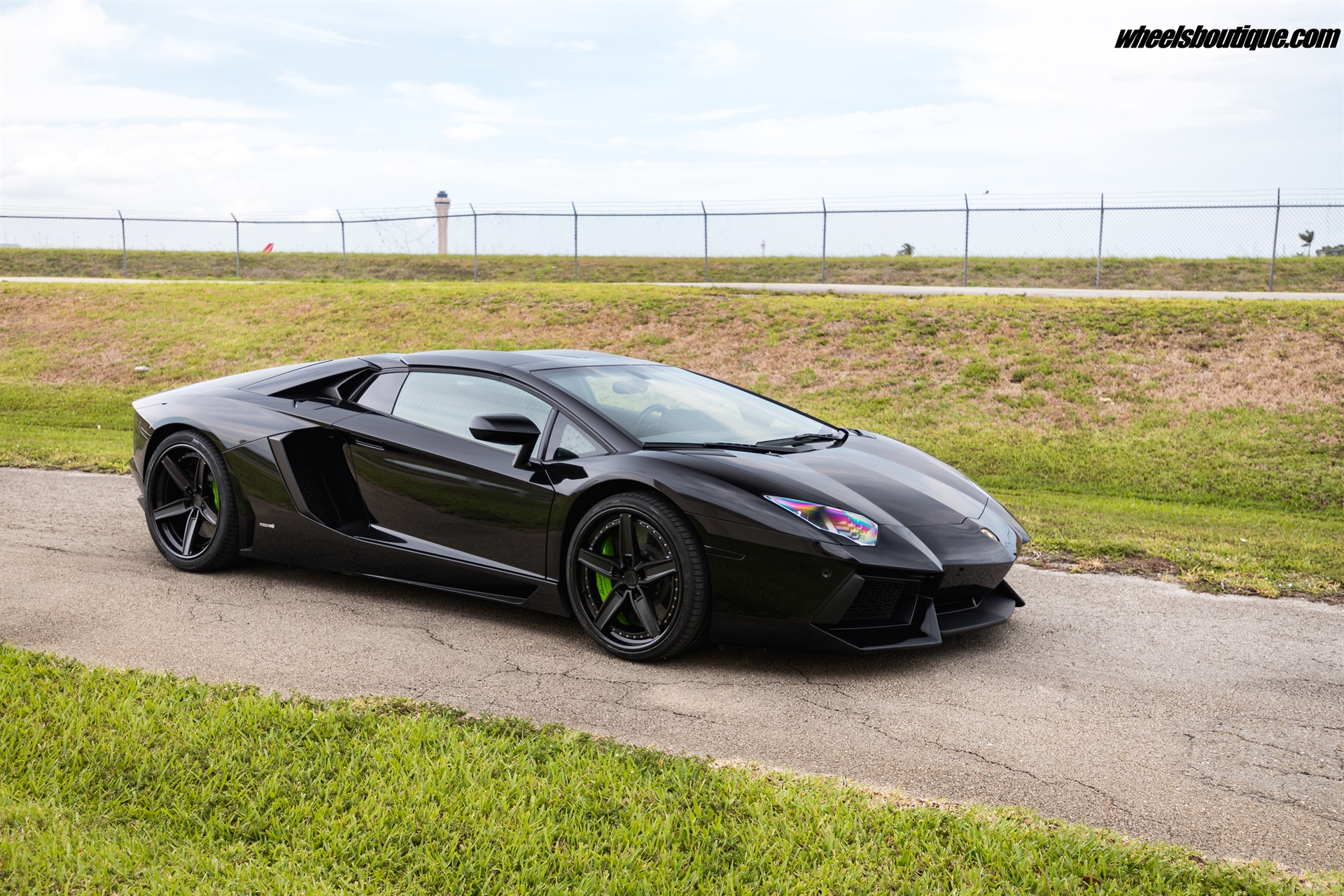 Lamborghini Aventador | | on ANRKY AN35 | Satin Black
