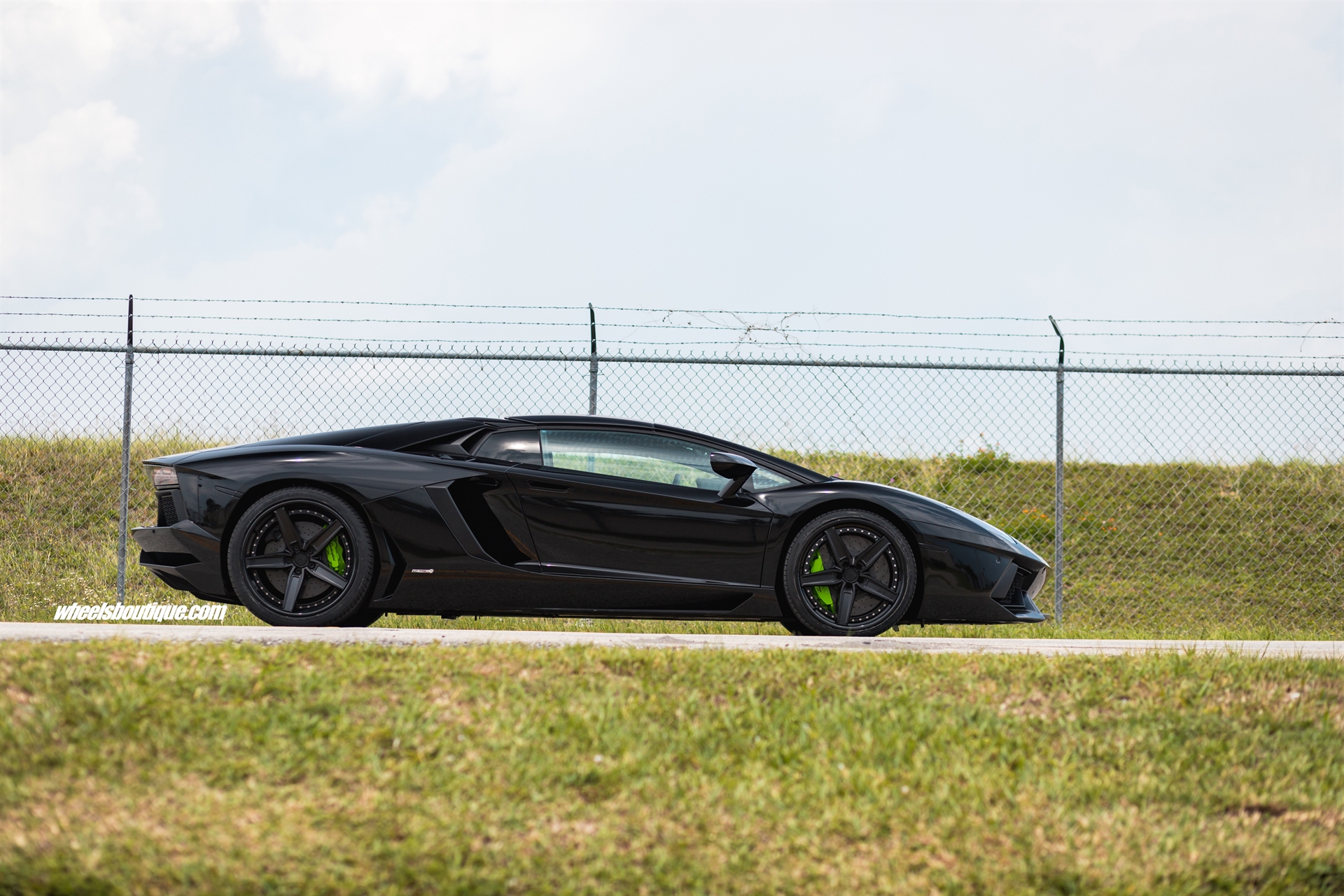 Lamborghini Aventador | | on ANRKY AN35 | Satin Black