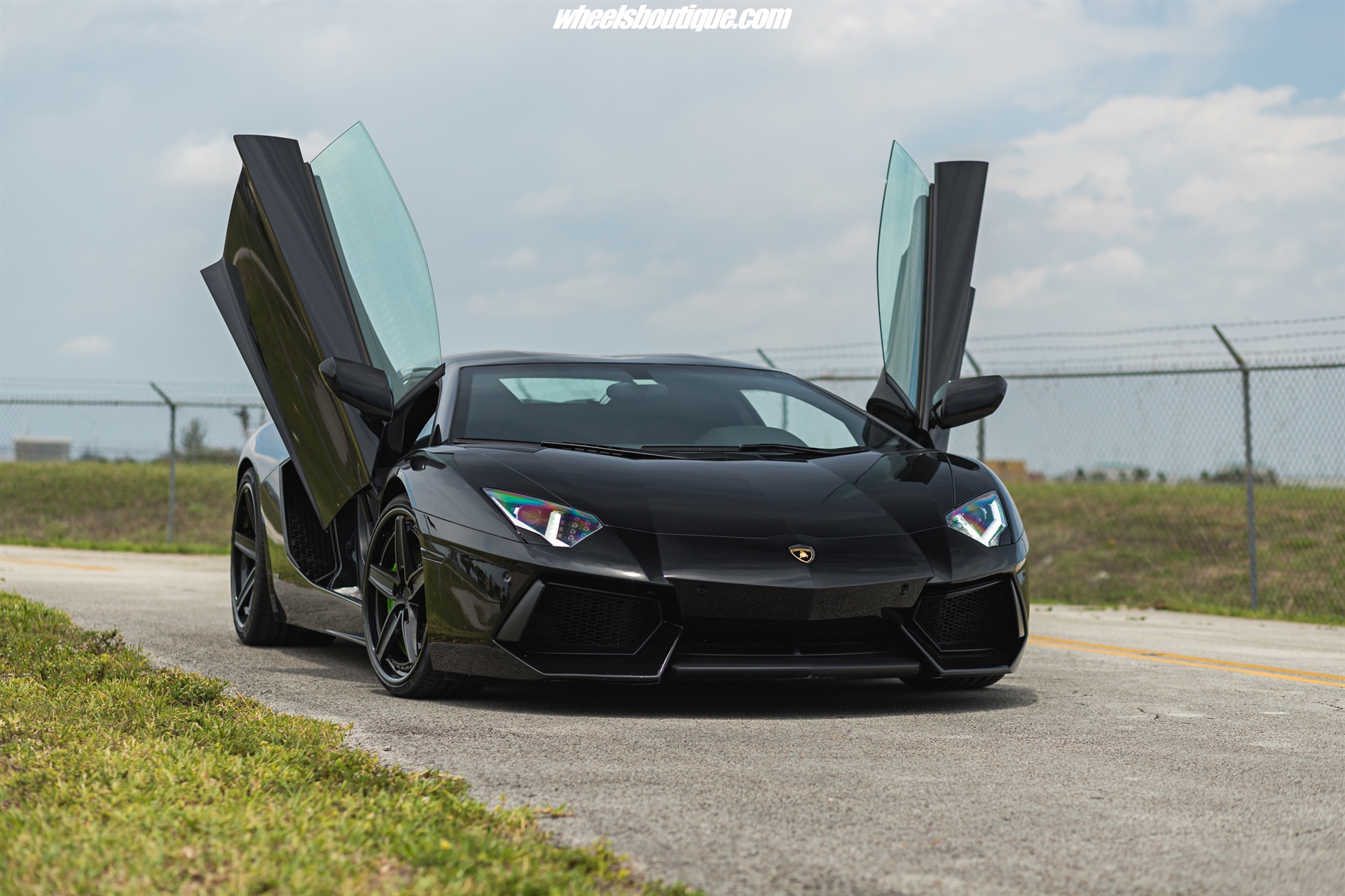 Lamborghini Aventador | | on ANRKY AN35 | Satin Black