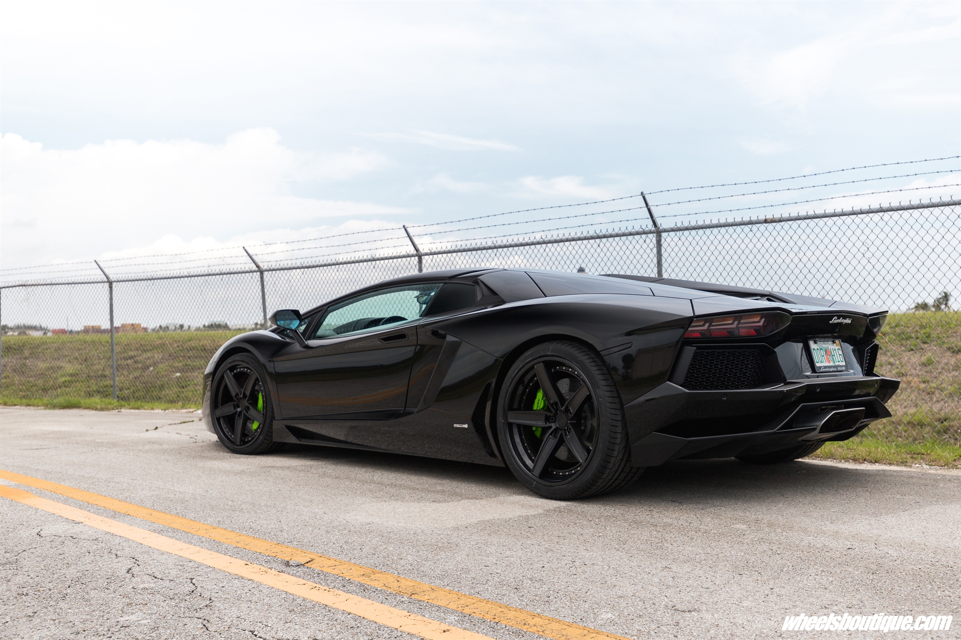 Lamborghini Aventador | | on ANRKY AN35 | Satin Black
