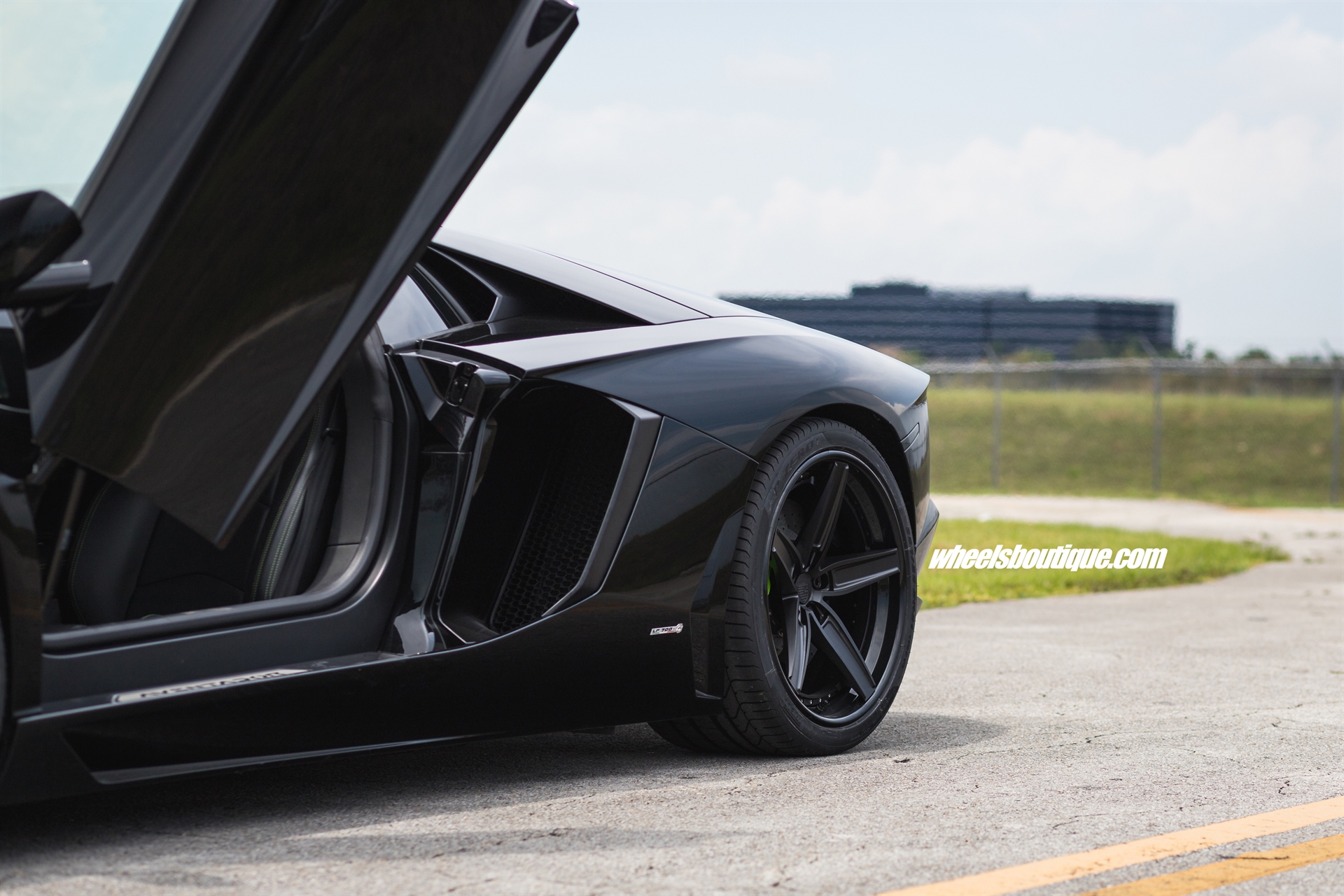 Lamborghini Aventador | | on ANRKY AN35 | Satin Black