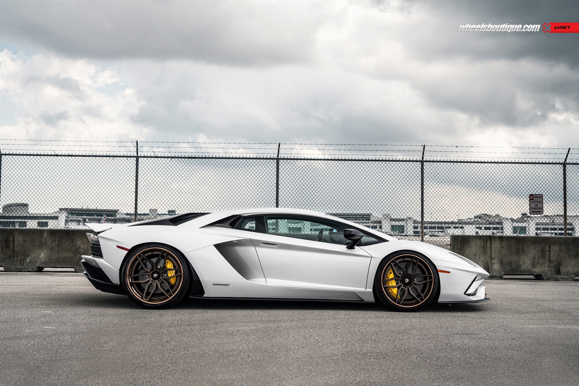 Lamborghini Aventador S | | on ANRKY AN36 | Satin Bronze