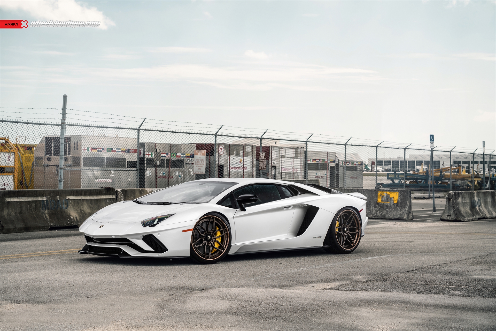 Lamborghini Aventador S | | on ANRKY AN36 | Satin Bronze