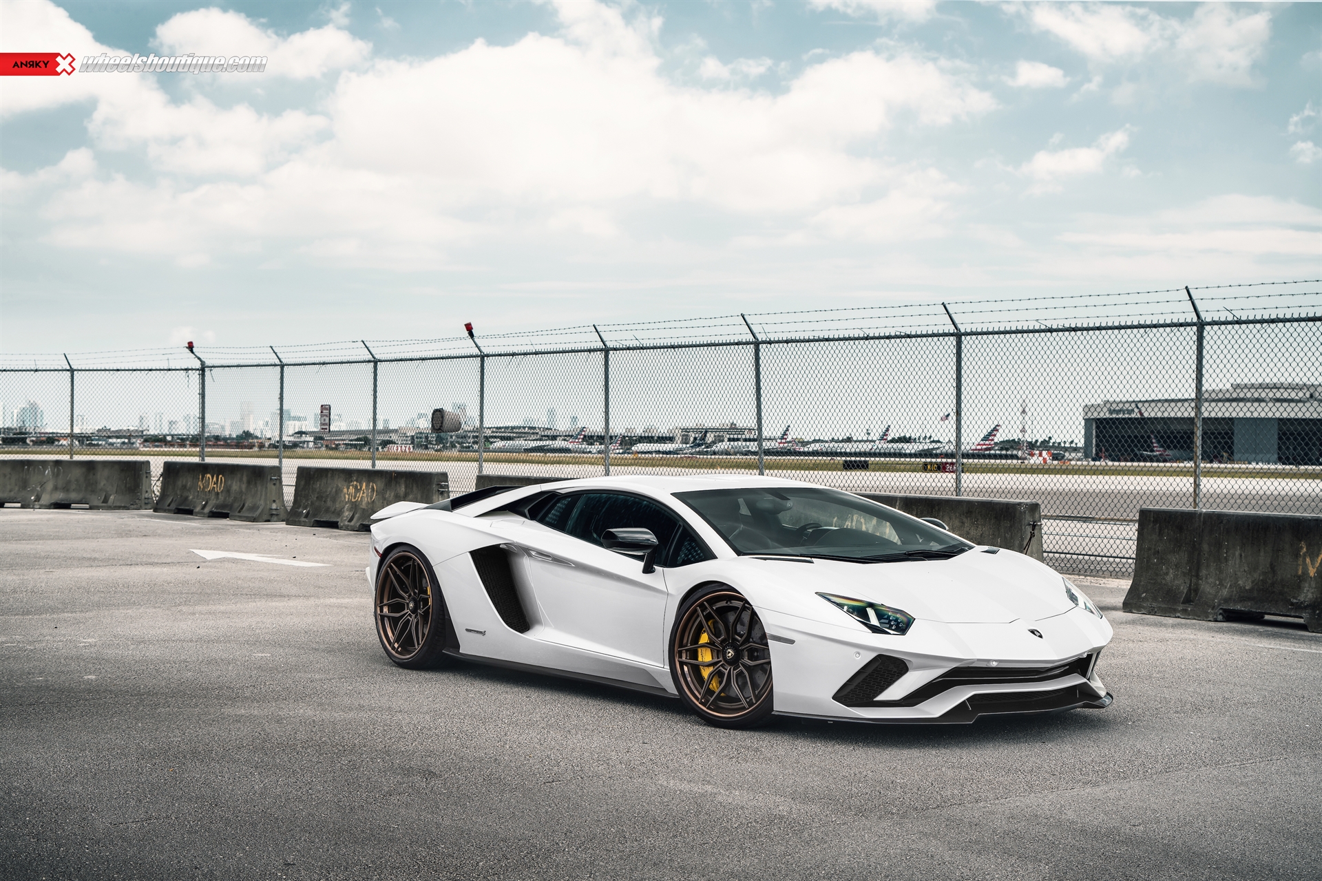 Lamborghini Aventador S | | on ANRKY AN36 | Satin Bronze