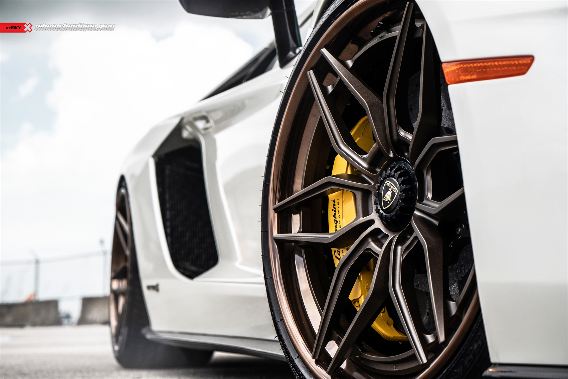 Lamborghini Aventador S | | on ANRKY AN36 | Satin Bronze