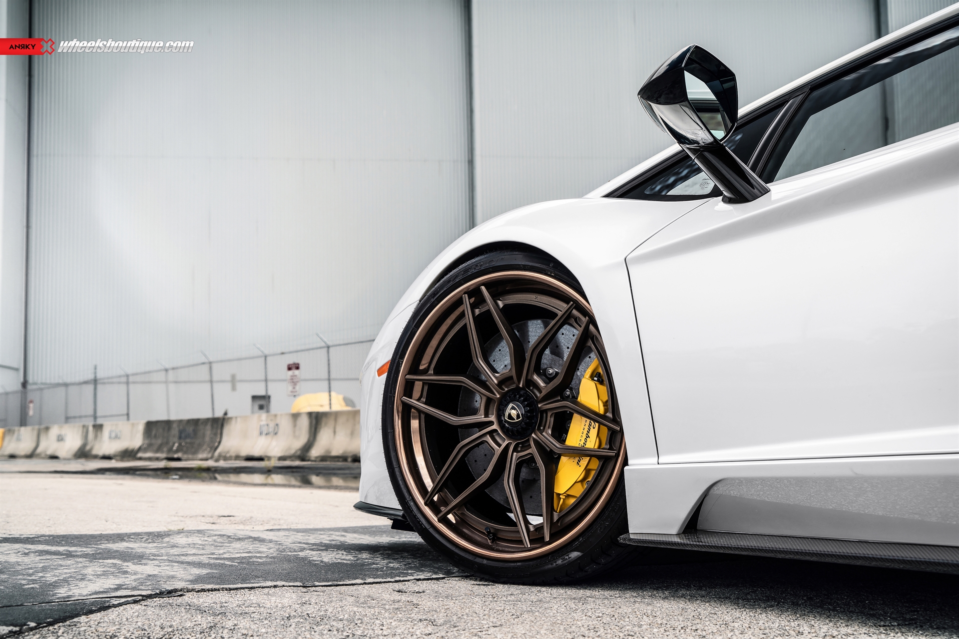 Lamborghini Aventador S | | on ANRKY AN36 | Satin Bronze