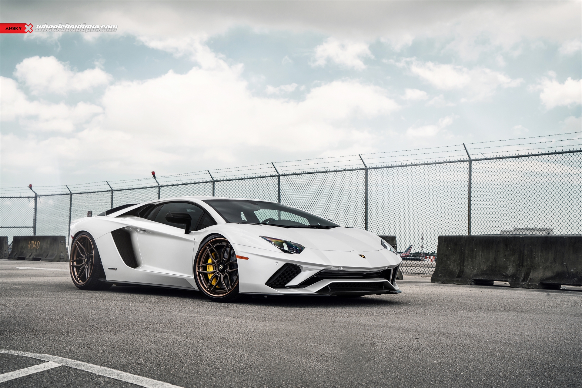 Lamborghini Aventador S | | on ANRKY AN36 | Satin Bronze