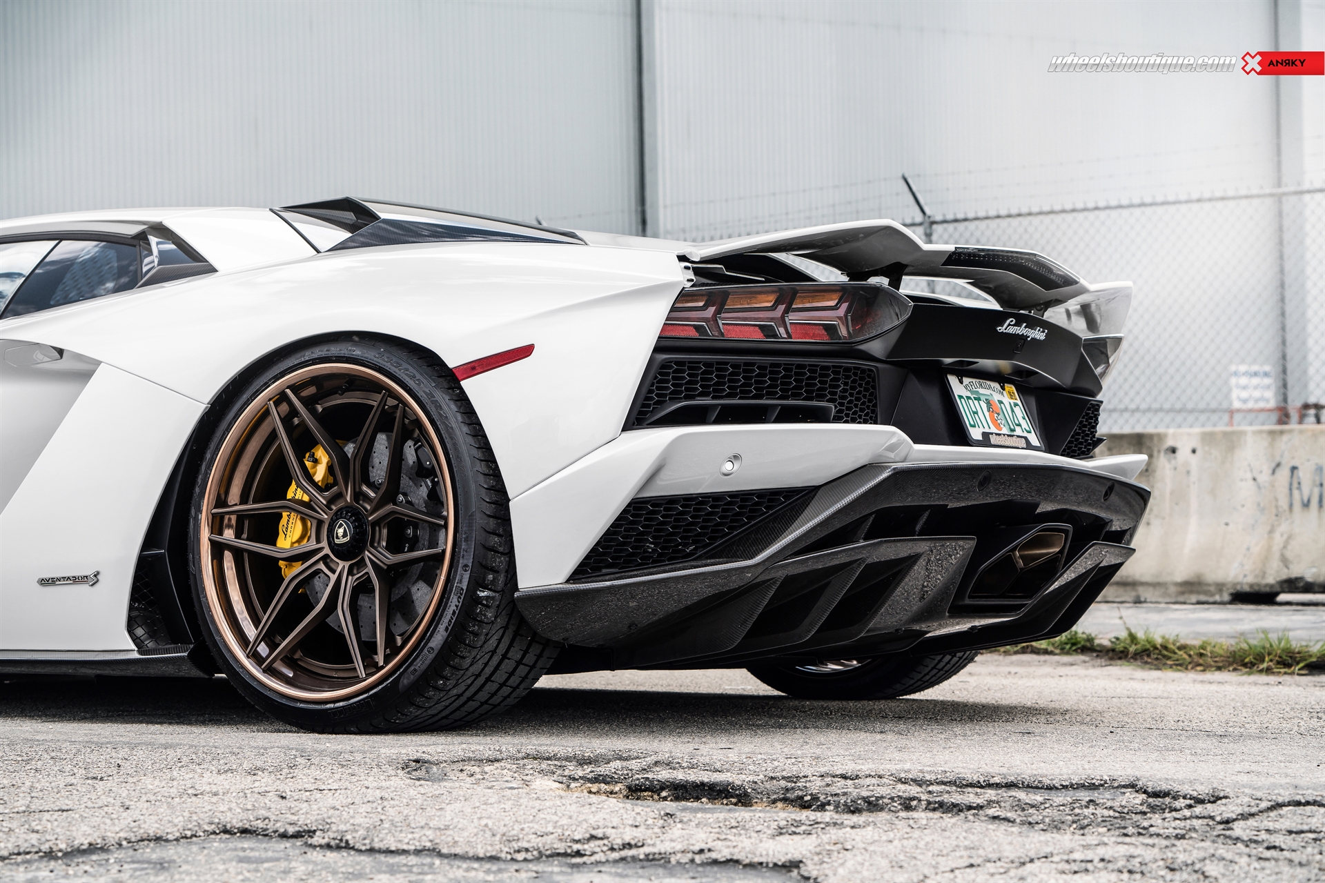 Lamborghini Aventador S | | on ANRKY AN36 | Satin Bronze
