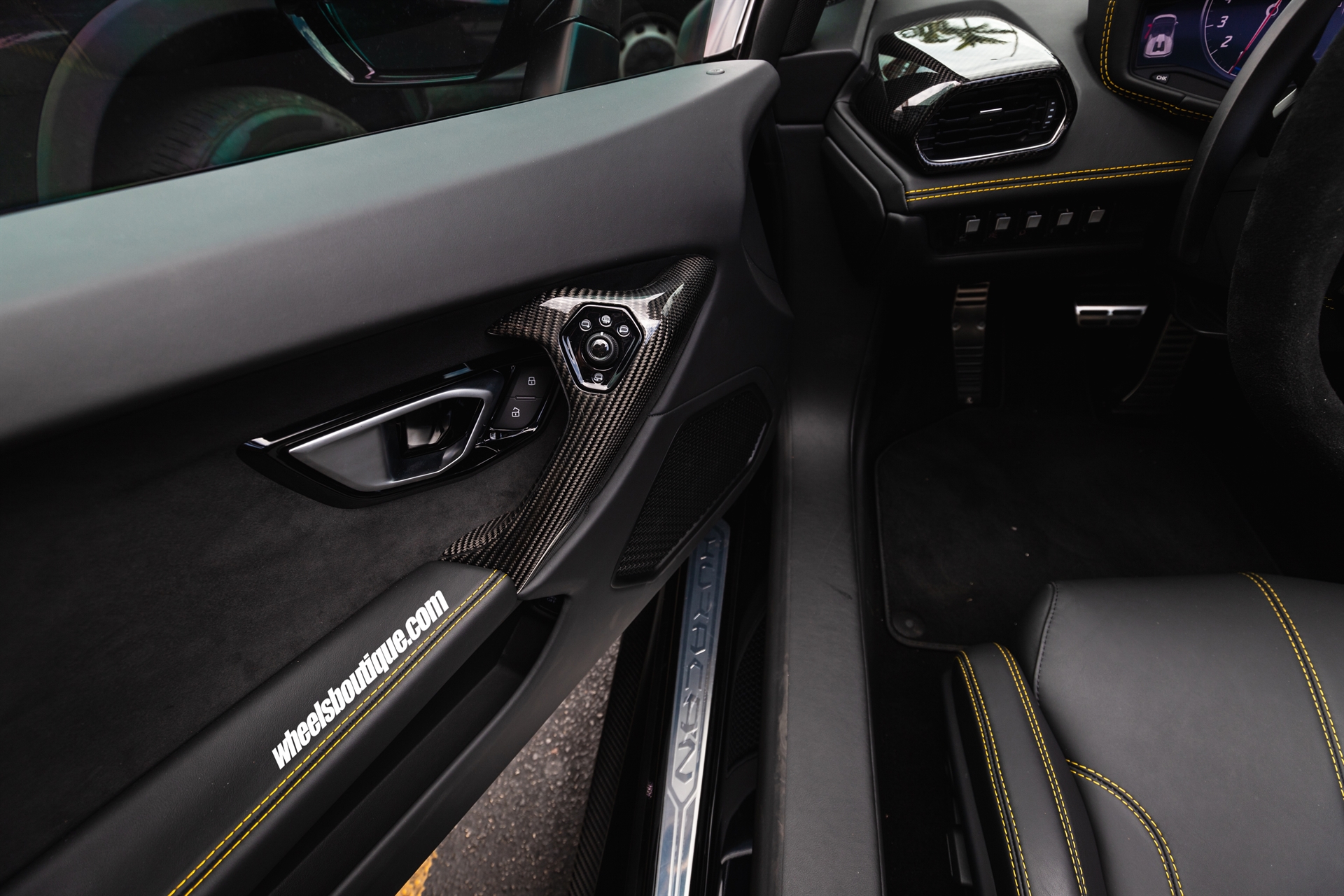 Vorsteiner: Huracan Spyder | | on HRE S104 | Gloss Black