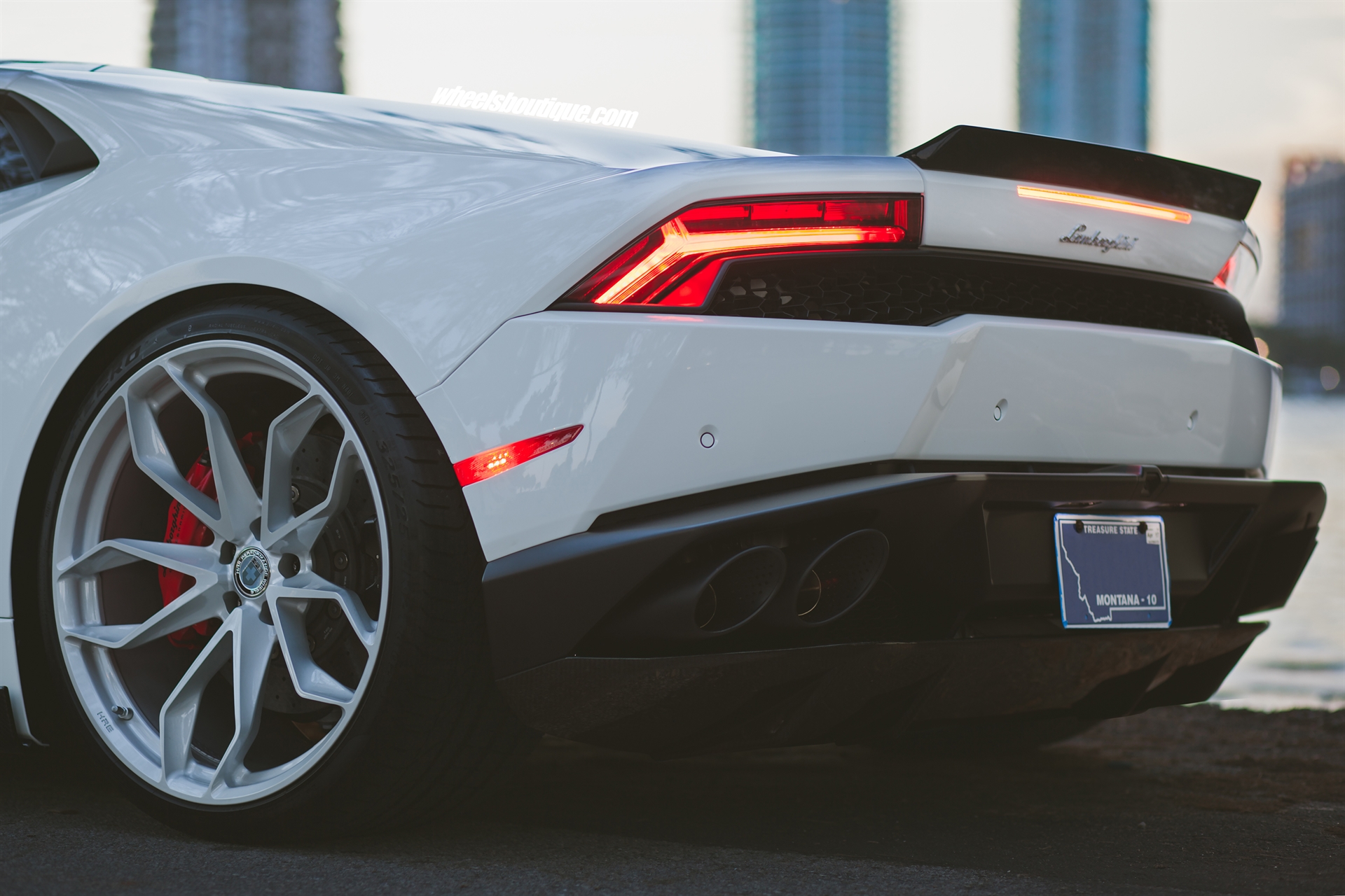 Lamborghini Huracan | | on HRE P201 | Gloss White