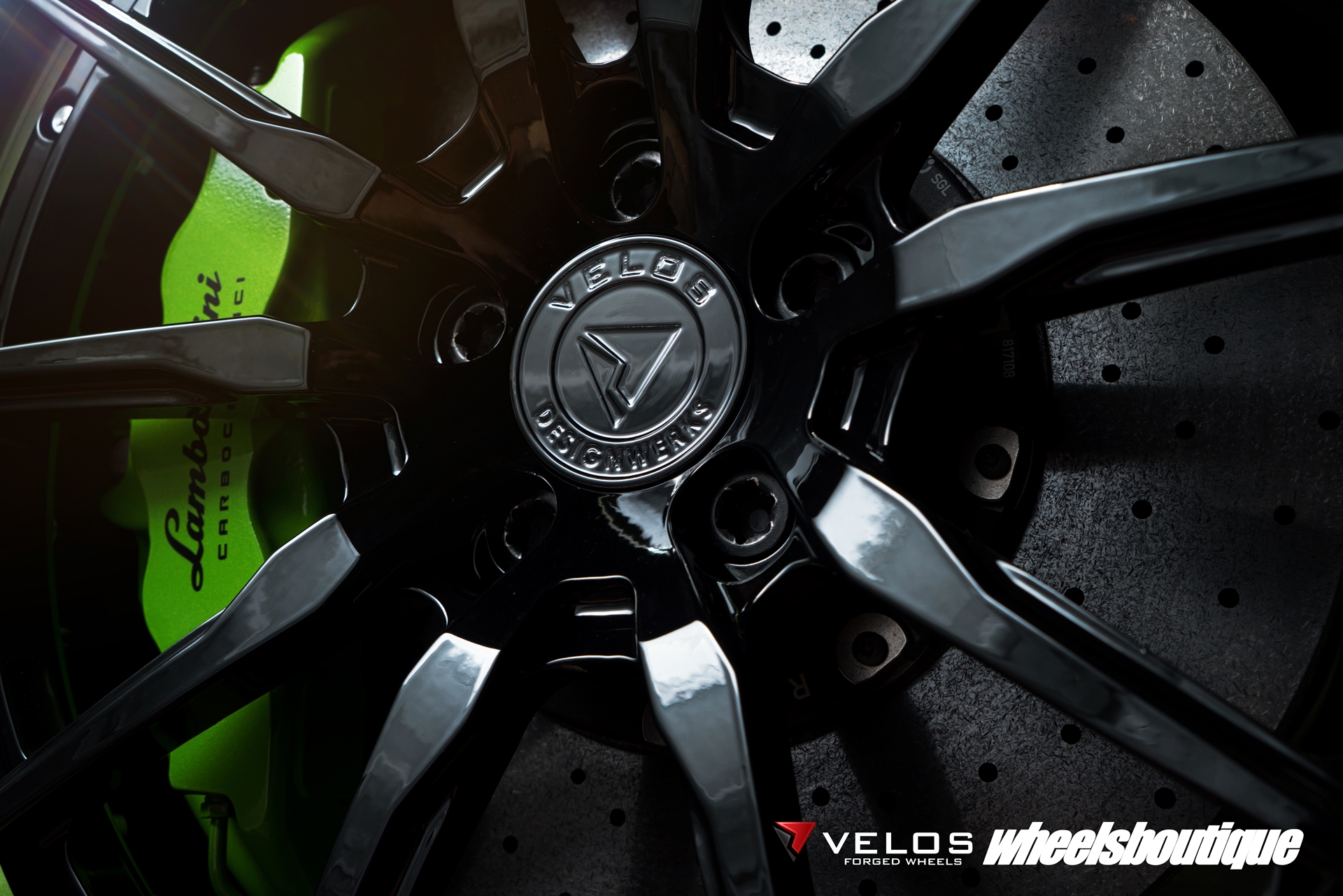Lamborghini Huracan | Verde Ithaca | on Velos S10 | Satin Black