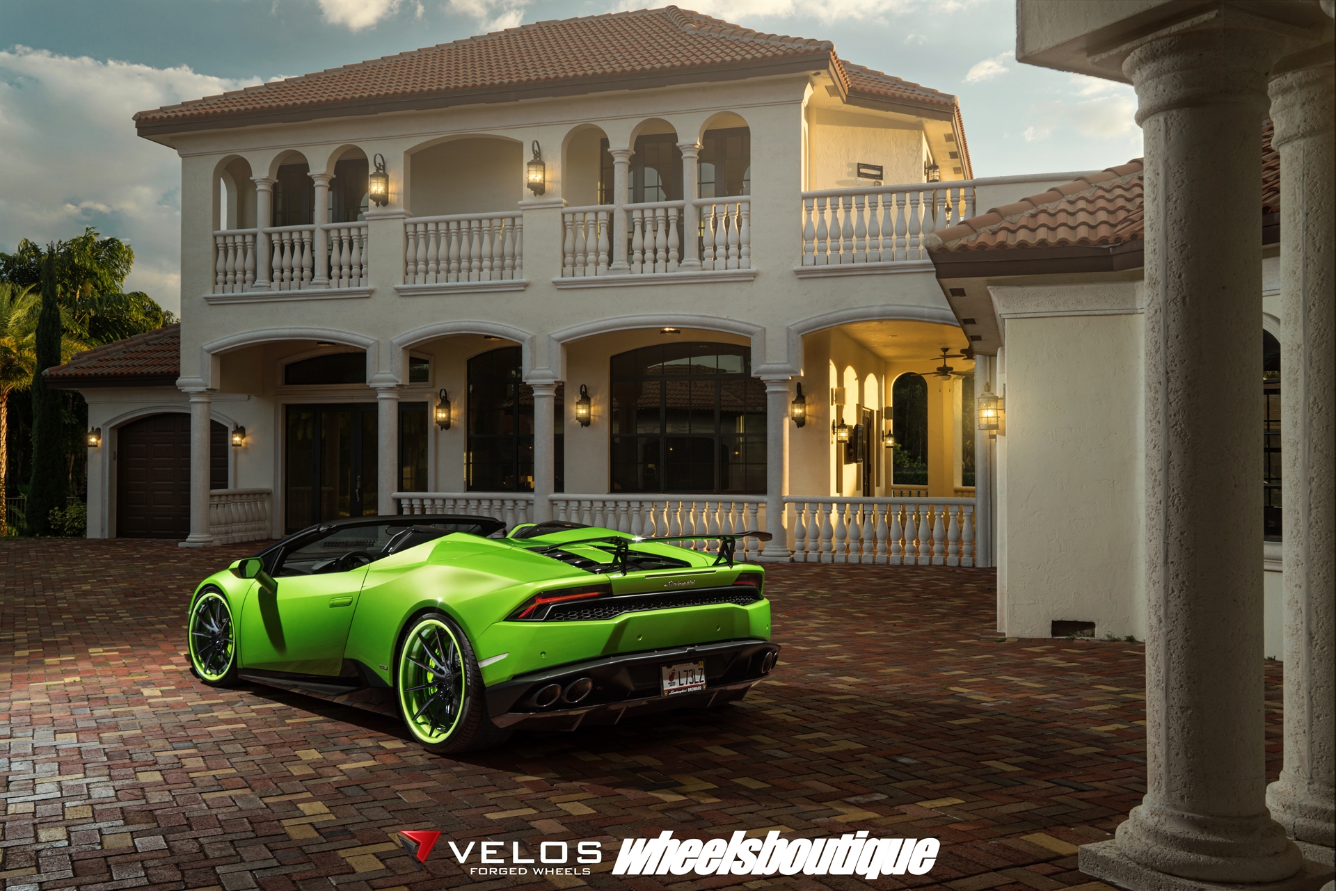 Lamborghini Huracan | Verde Ithaca | on Velos S10 | Satin Black