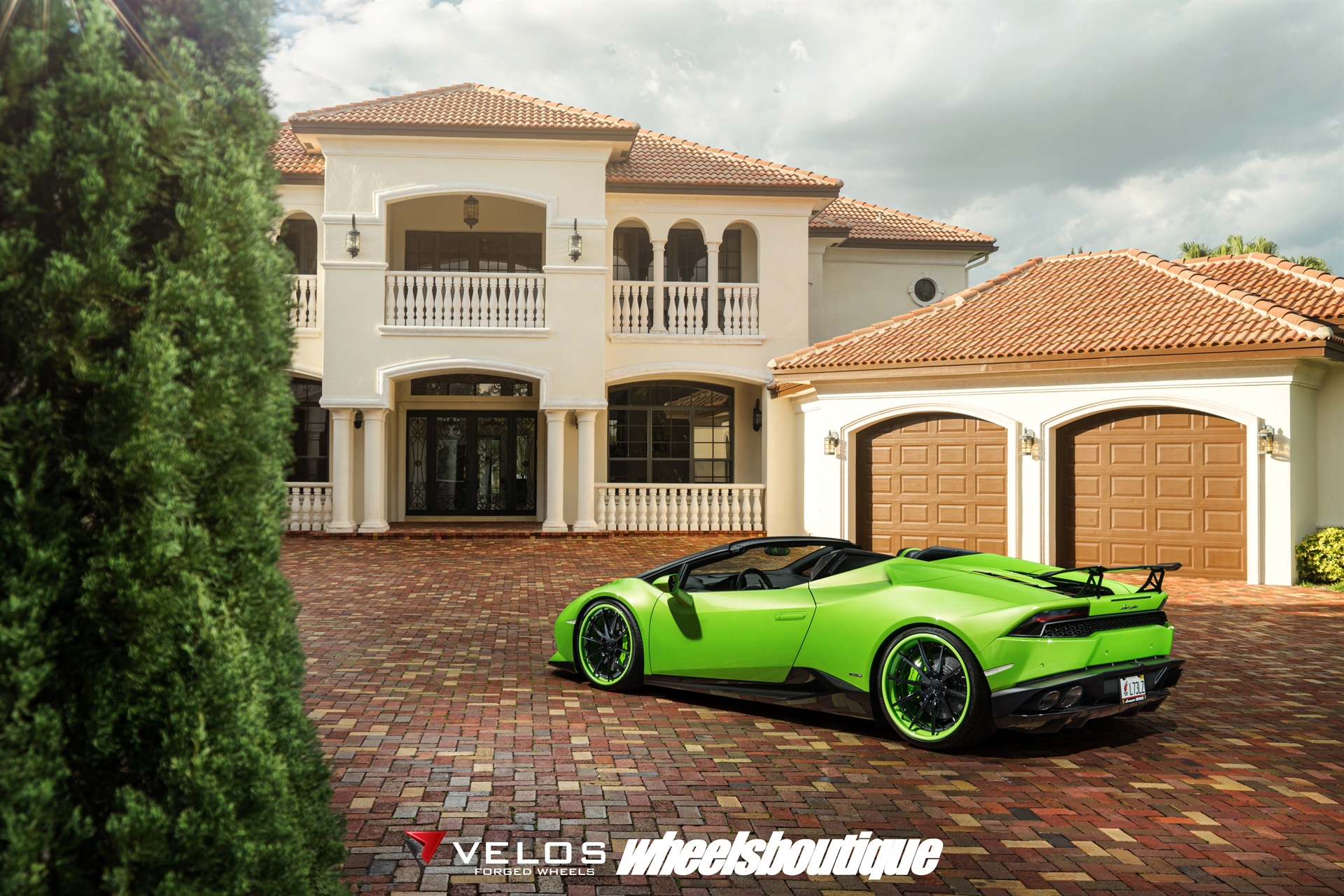 Lamborghini Huracan | Verde Ithaca | on Velos S10 | Satin Black