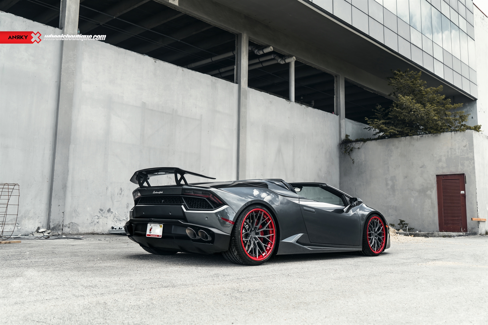 Lamborghini Huracan | on ANRKY AN30 | Gloss Charcoal