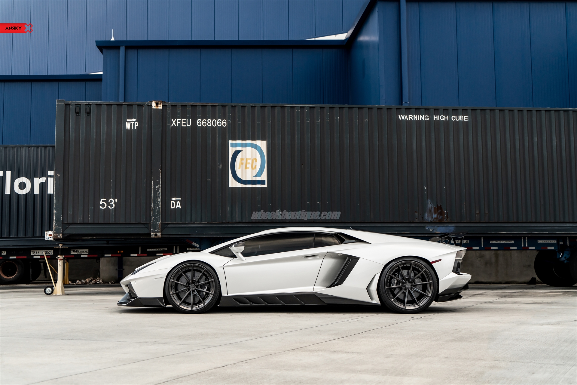 Novitec: Aventador | on ANRKY AN28 | Brushed Black