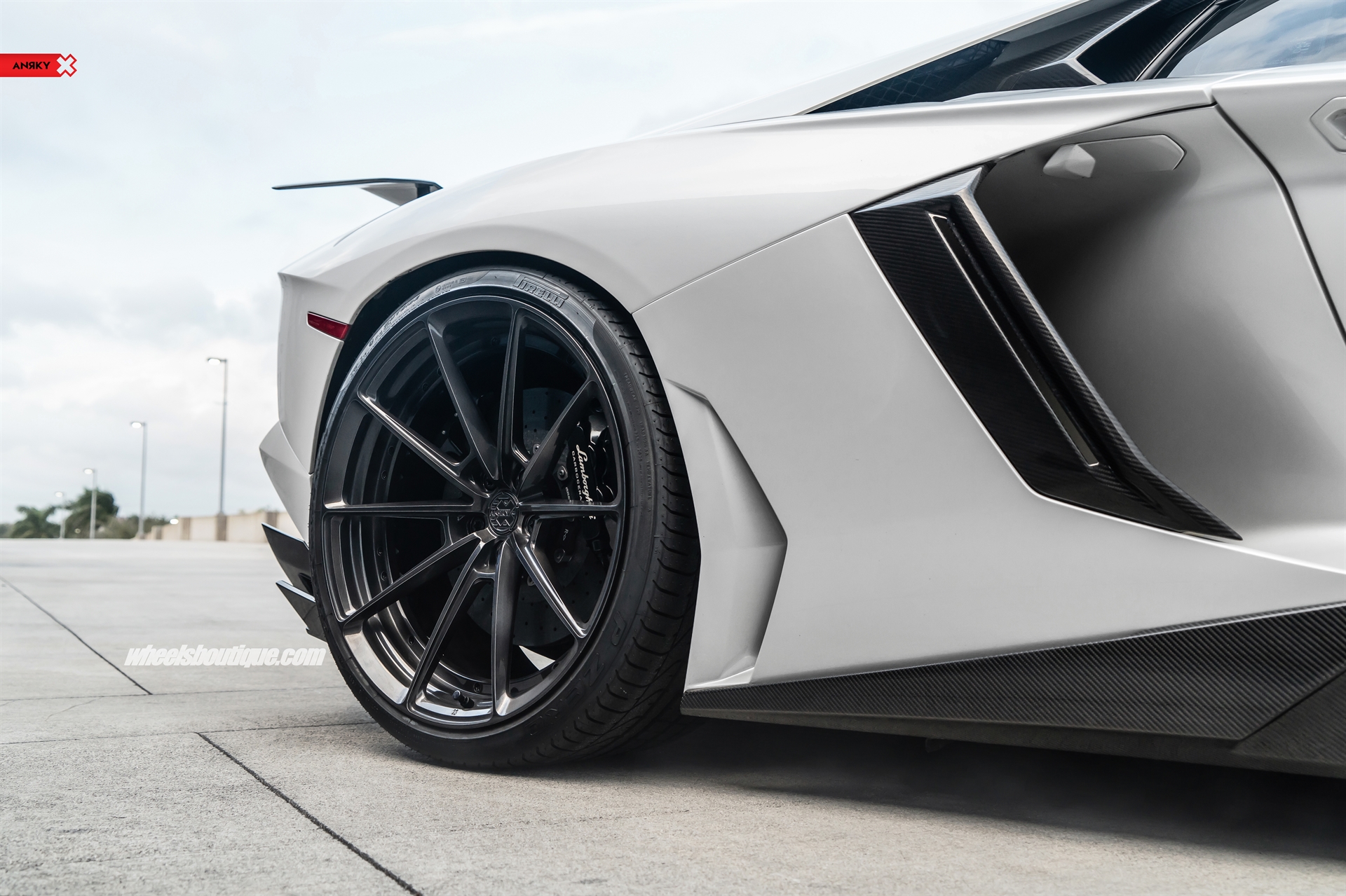 Novitec: Aventador | on ANRKY AN28 | Brushed Black
