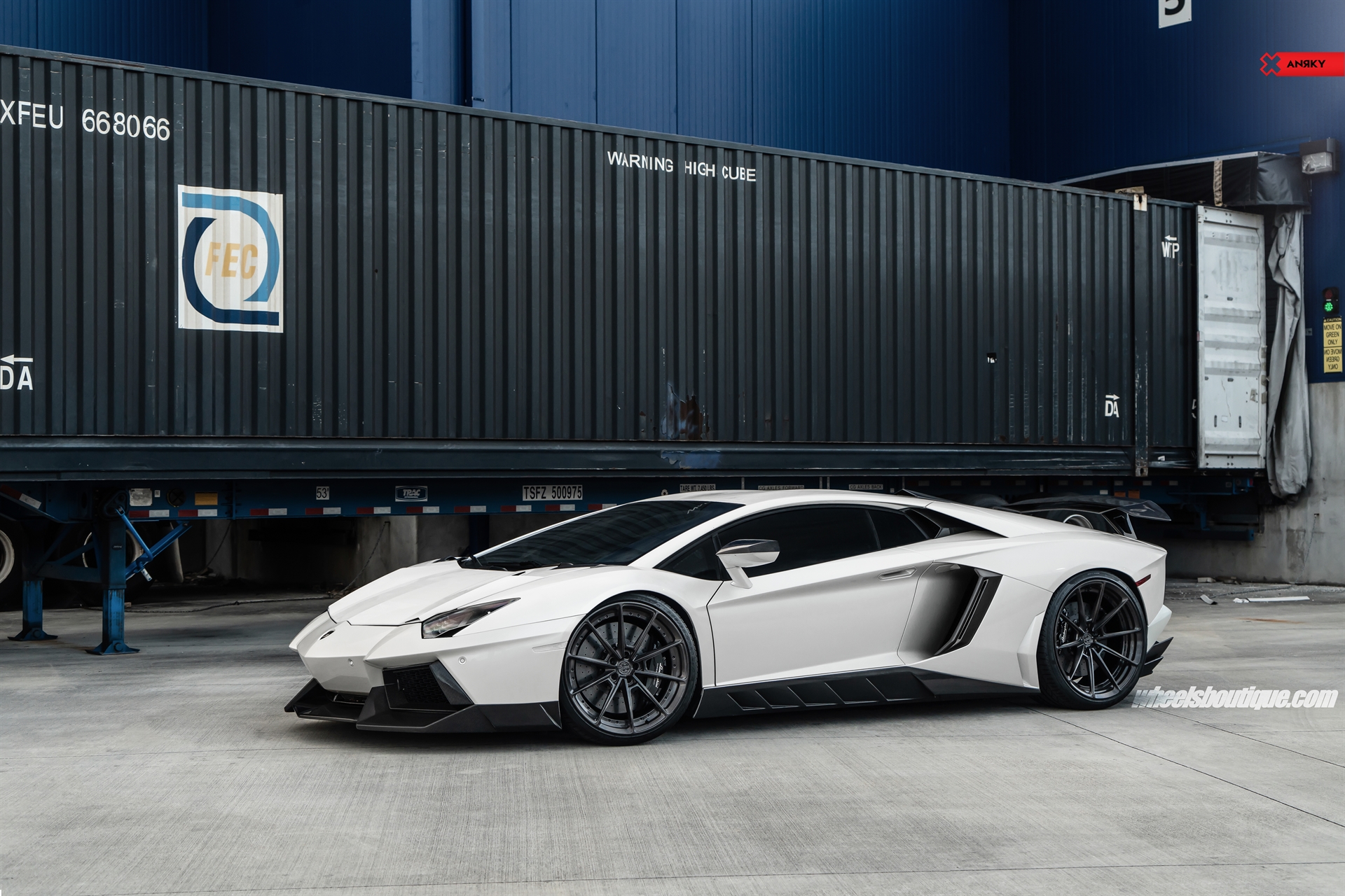 Novitec: Aventador | on ANRKY AN28 | Brushed Black