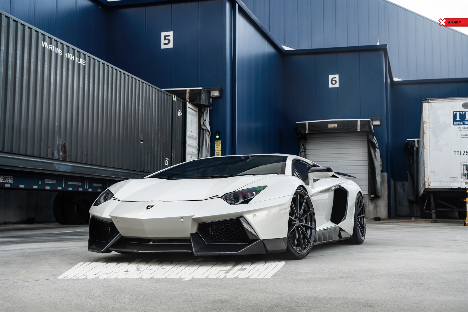 Novitec: Aventador | on ANRKY AN28 | Brushed Black