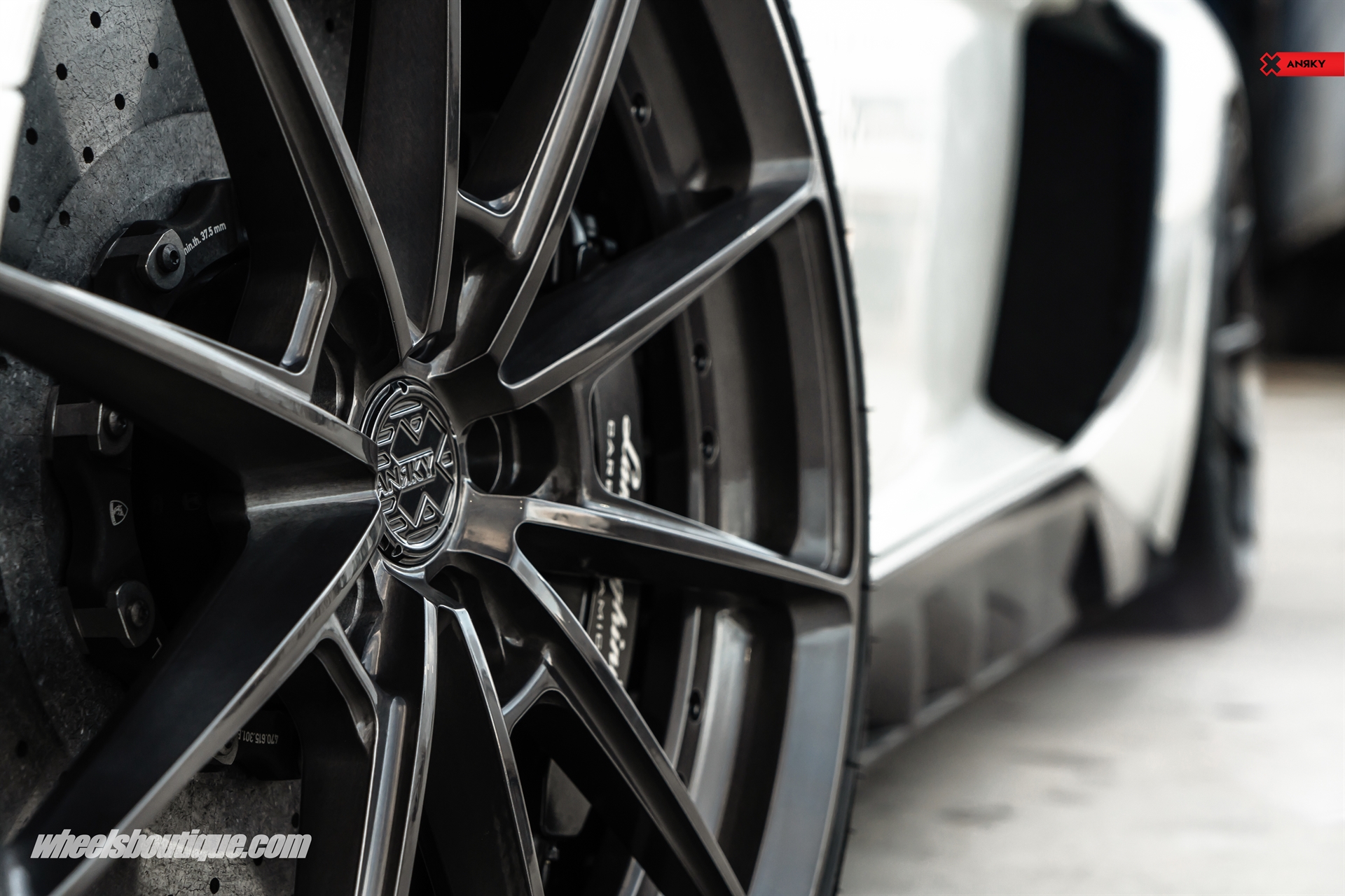Novitec: Aventador | on ANRKY AN28 | Brushed Black