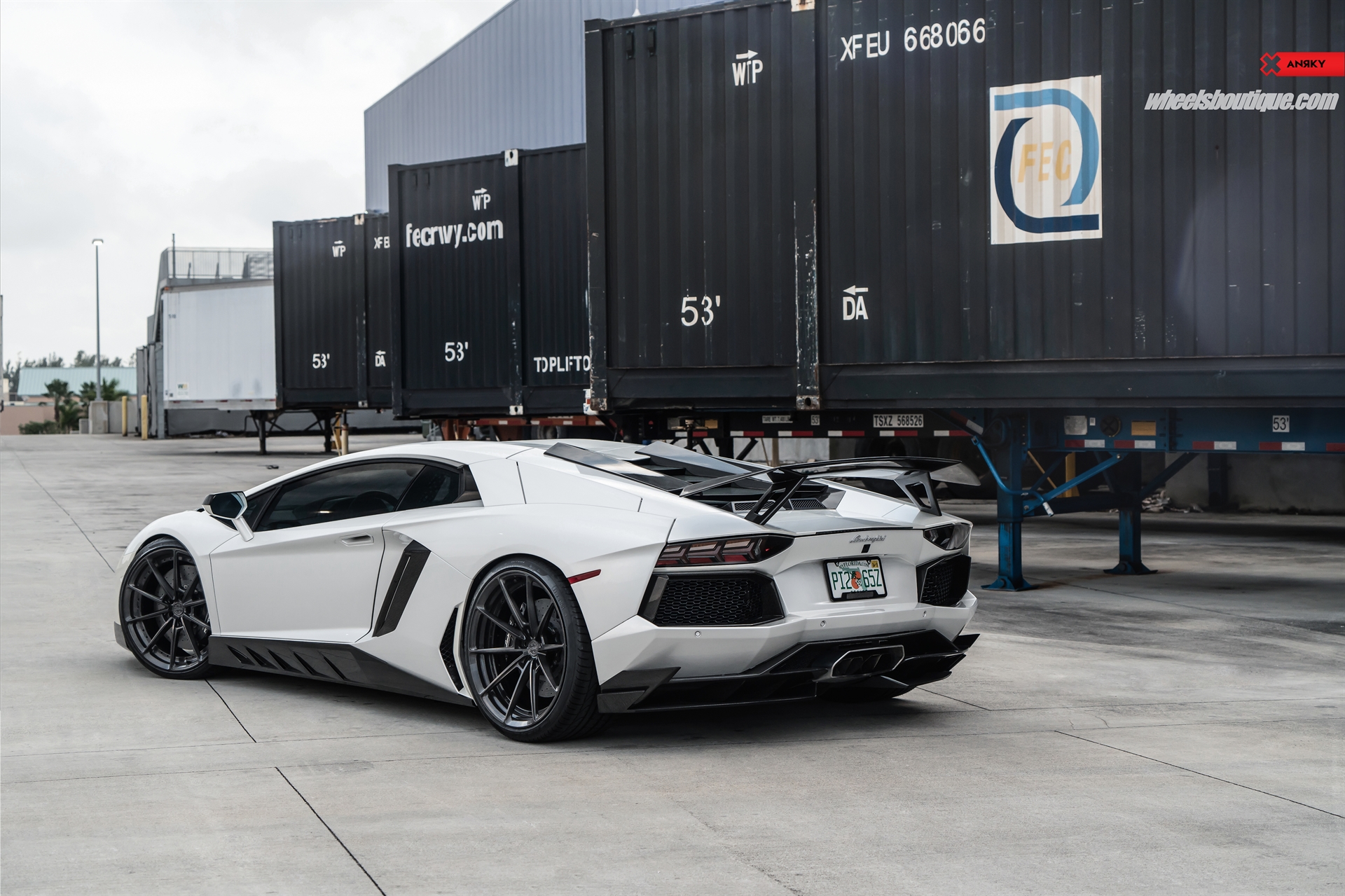 Novitec: Aventador | on ANRKY AN28 | Brushed Black