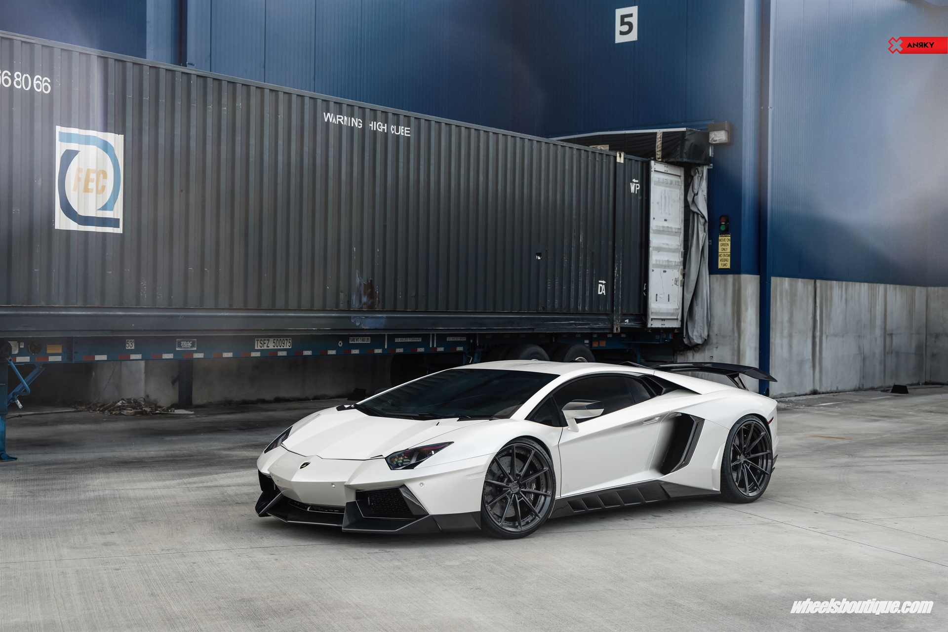 Novitec: Aventador | on ANRKY AN28 | Brushed Black