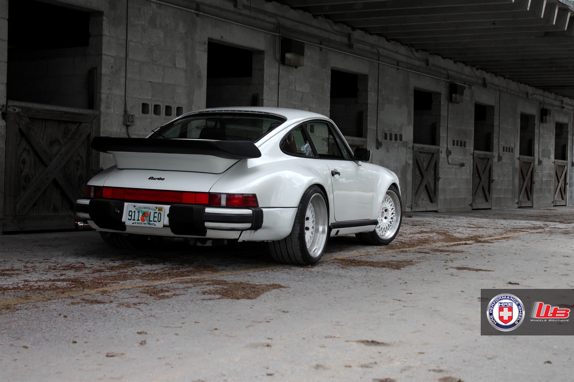 PORSCHE 930 TURBO ON HRE 501