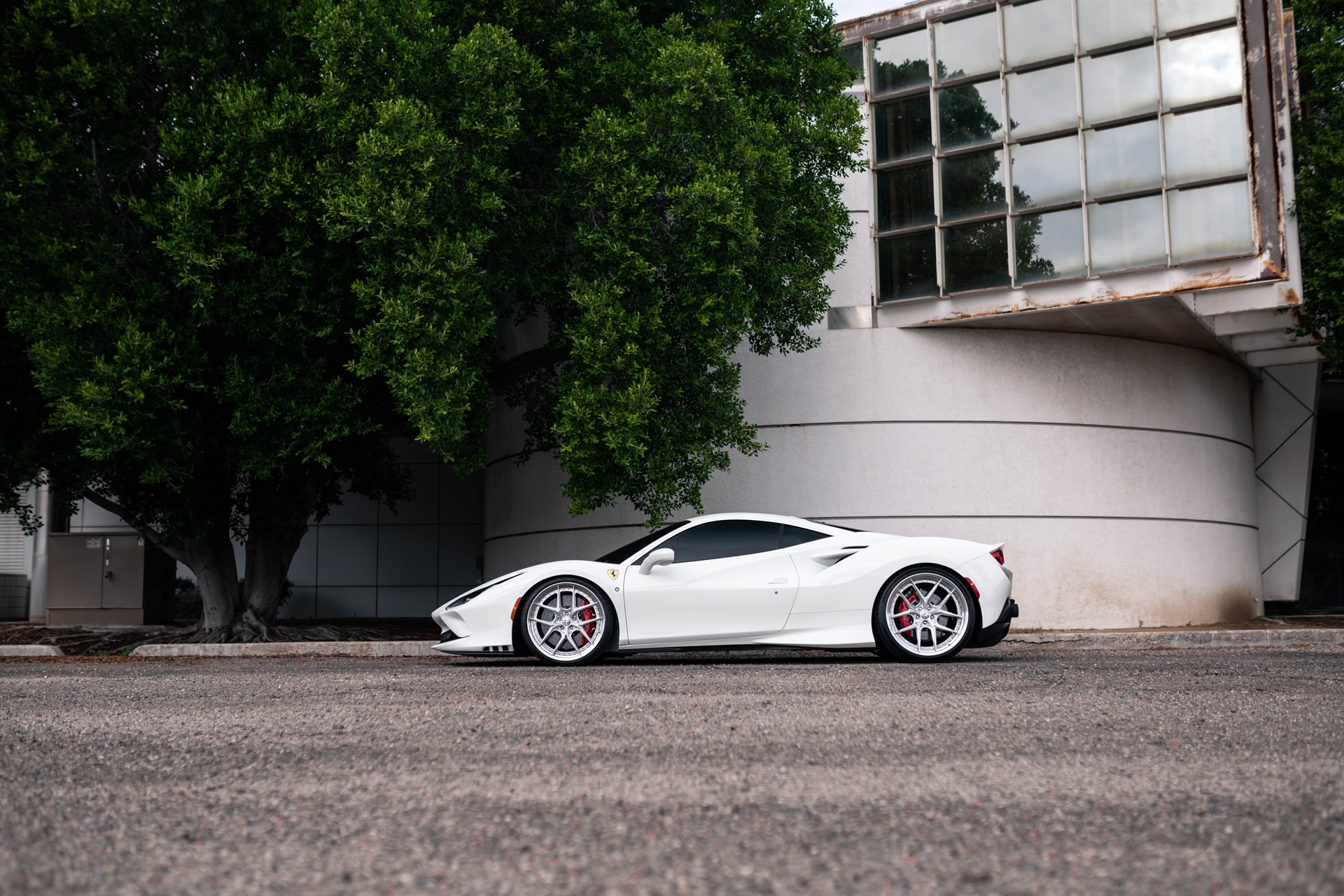 Ferrari F8 | Bianco Avus | HRE S101SC | Brushed Clear