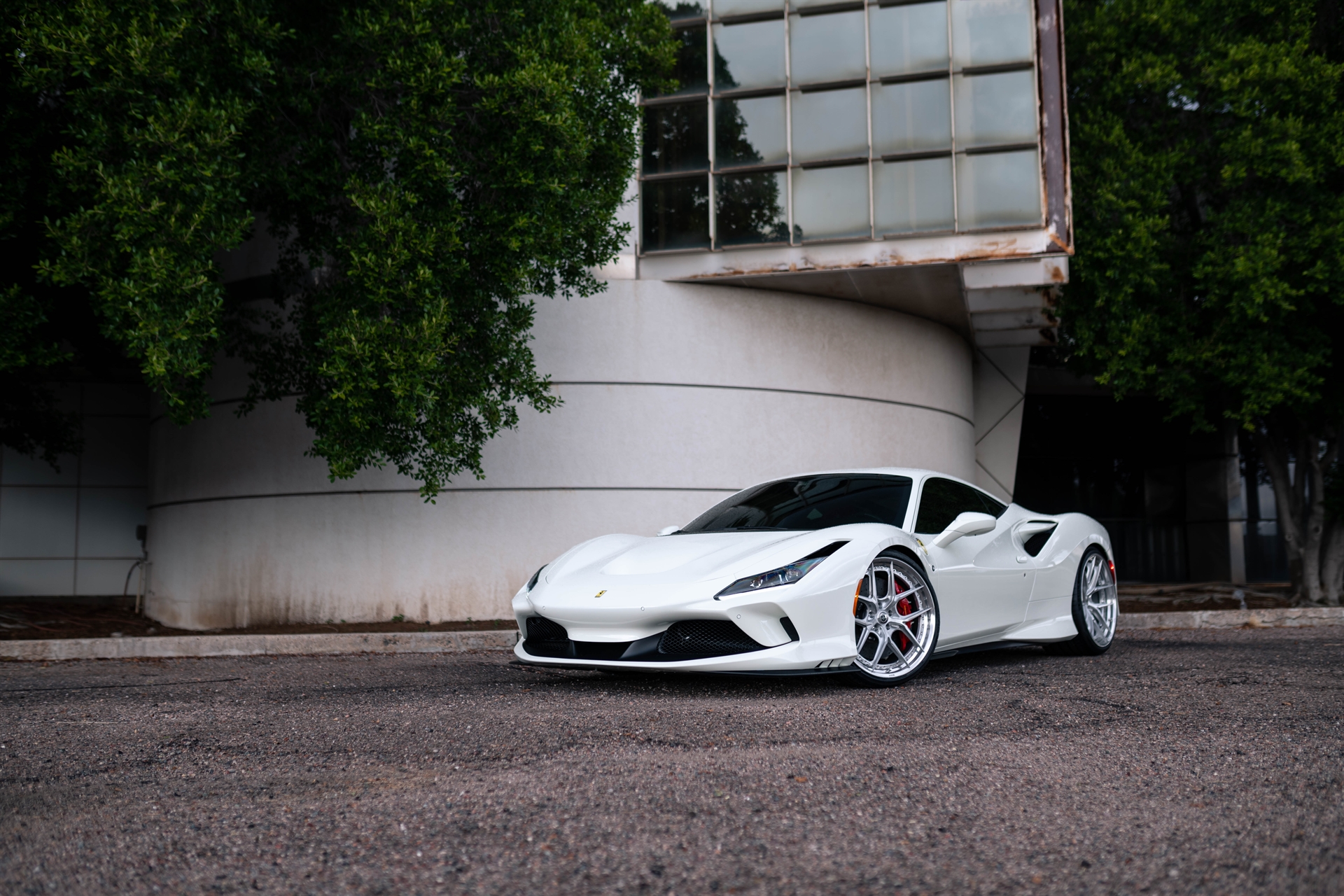 Ferrari F8 | Bianco Avus | HRE S101SC | Brushed Clear