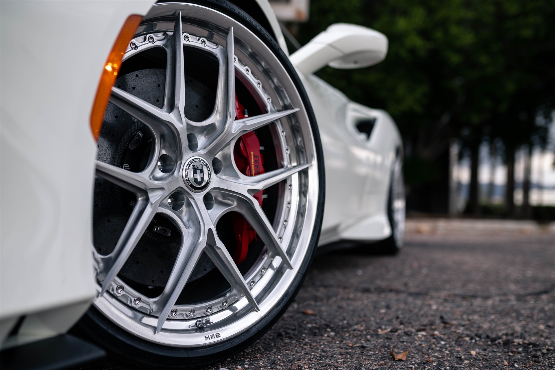 Ferrari F8 | Bianco Avus | HRE S101SC | Brushed Clear
