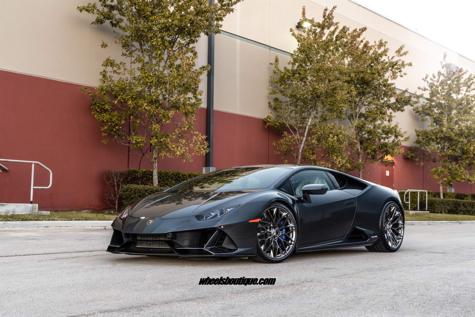 Lamborghini Huracan EVO | | on HRE P200 | Polished Dark Clear