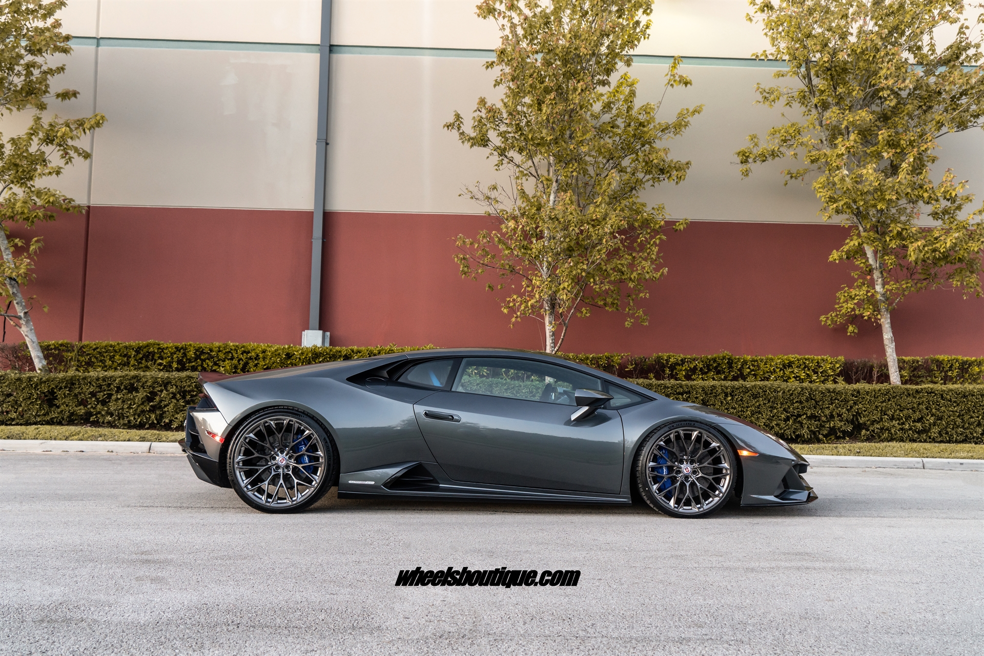 Lamborghini Huracan EVO | | on HRE P200 | Polished Dark Clear
