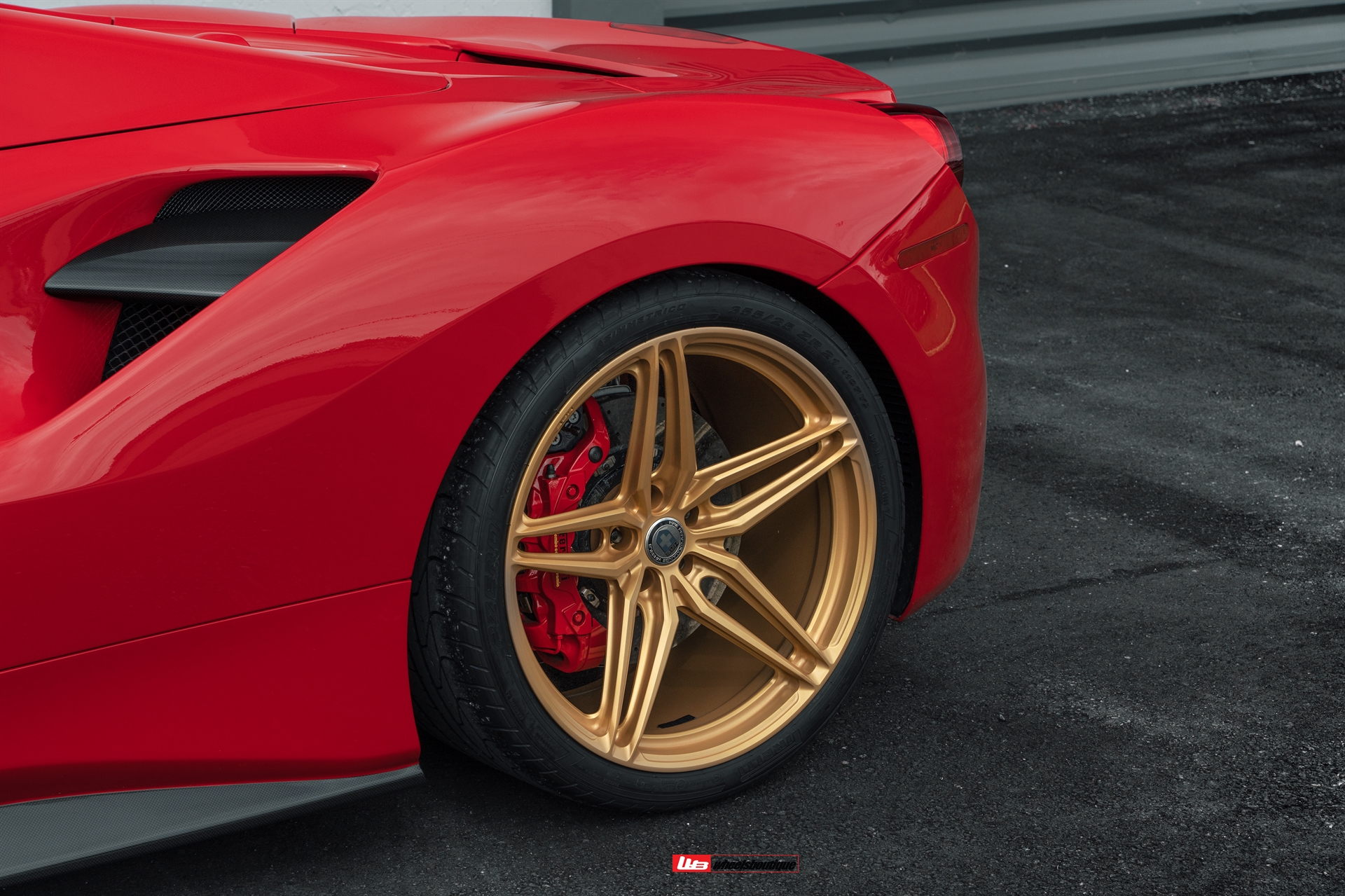 Ferrari 488 Spider | Rosso Corza | on HRE P107SC | Frozen Polished Gold