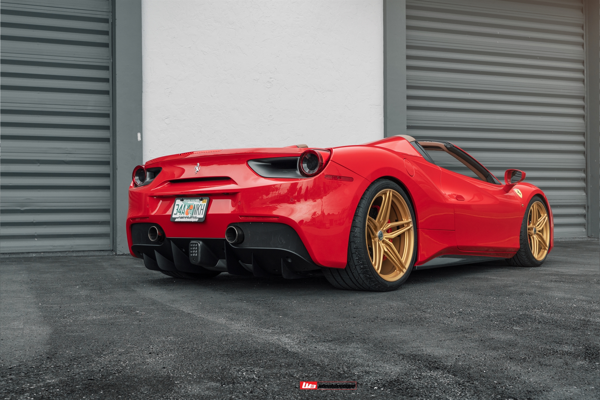 Ferrari 488 Spider | Rosso Corza | on HRE P107SC | Frozen Polished Gold