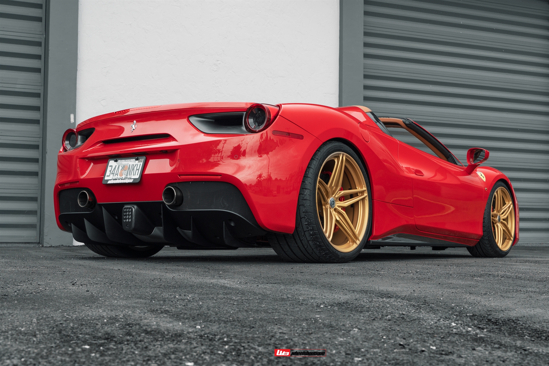 Ferrari 488 Spider | Rosso Corza | on HRE P107SC | Frozen Polished Gold