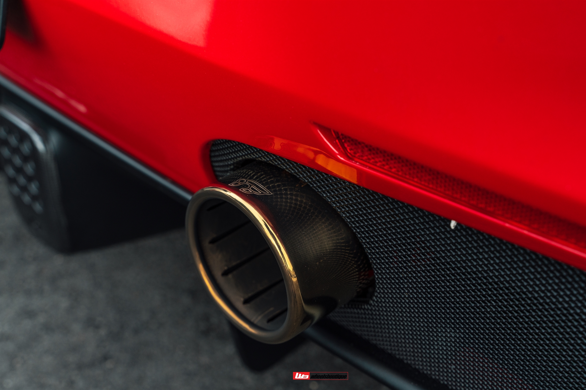 Ferrari 488 Spider | Rosso Corza | on HRE P107SC | Frozen Polished Gold