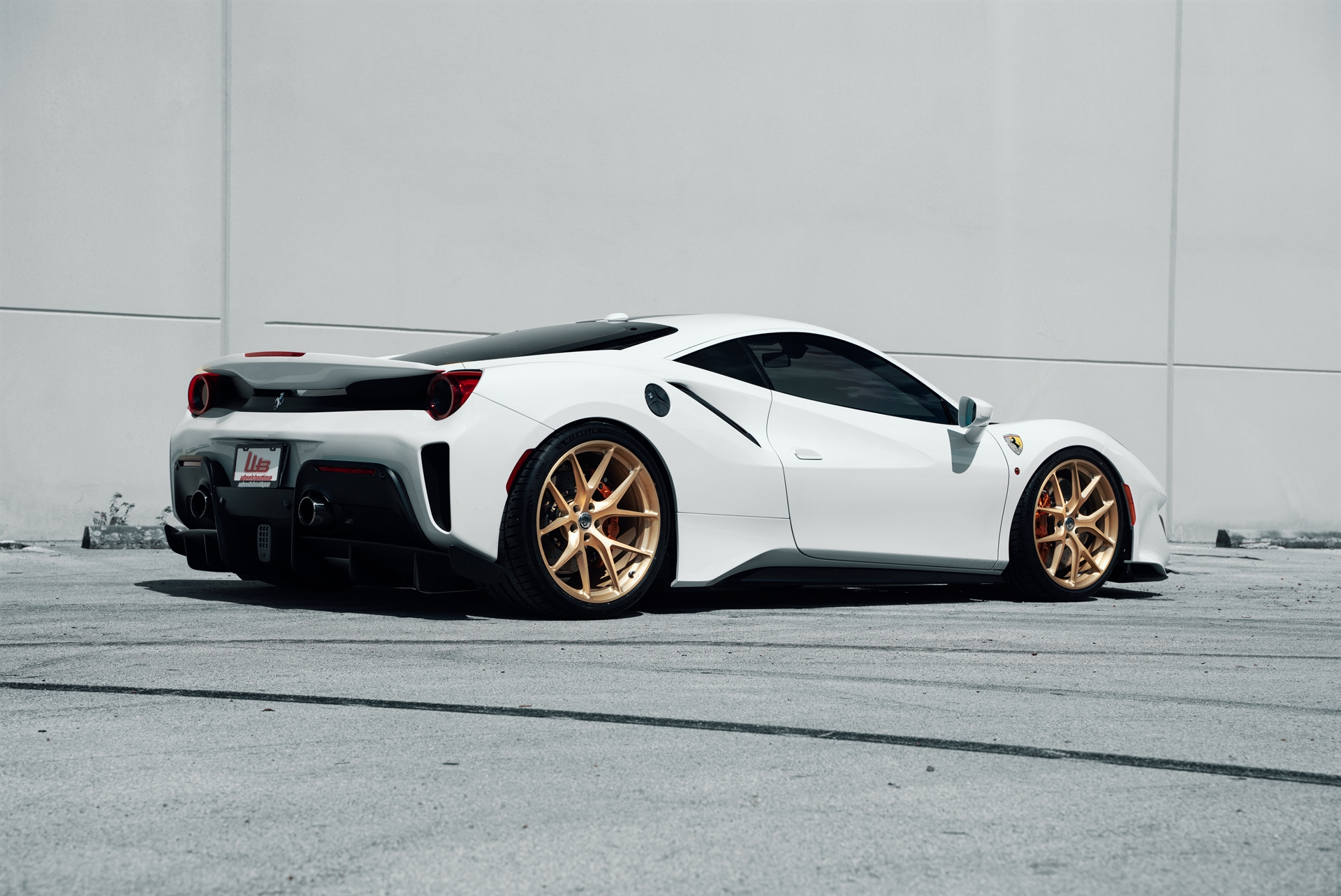 Ferrari 488 Pista | Bianco Avus | on HRE P101 | Frozen Brushed  Gold