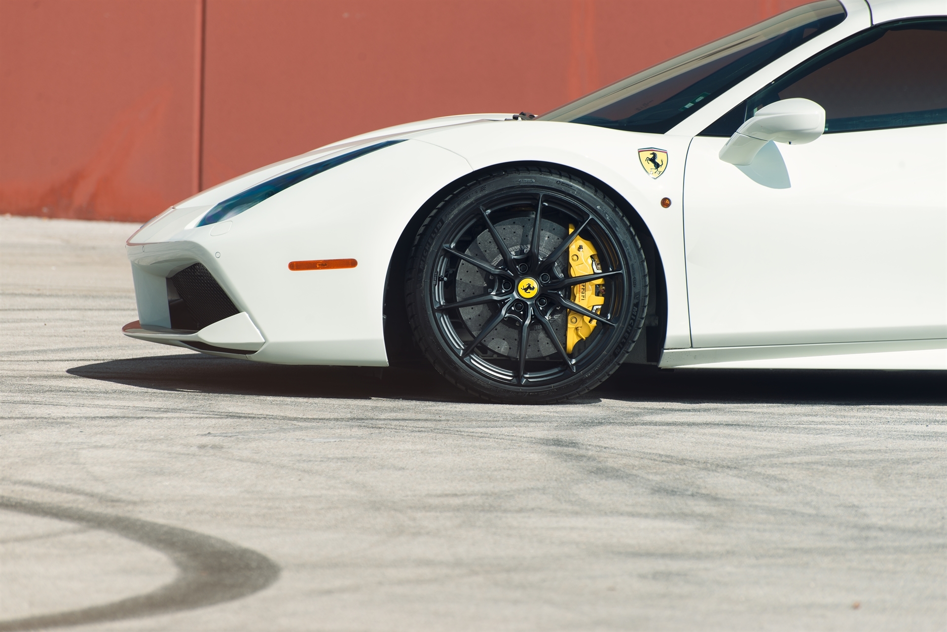 Ferrari 488 Spider | Bianco Avus | on HRE P104SC | Satin Black
