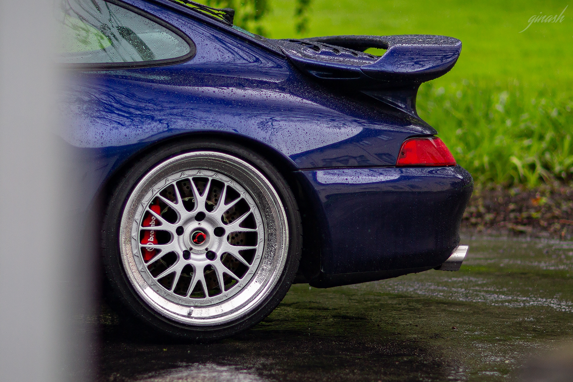 PORSCHE 993 C4S ON BBS E88