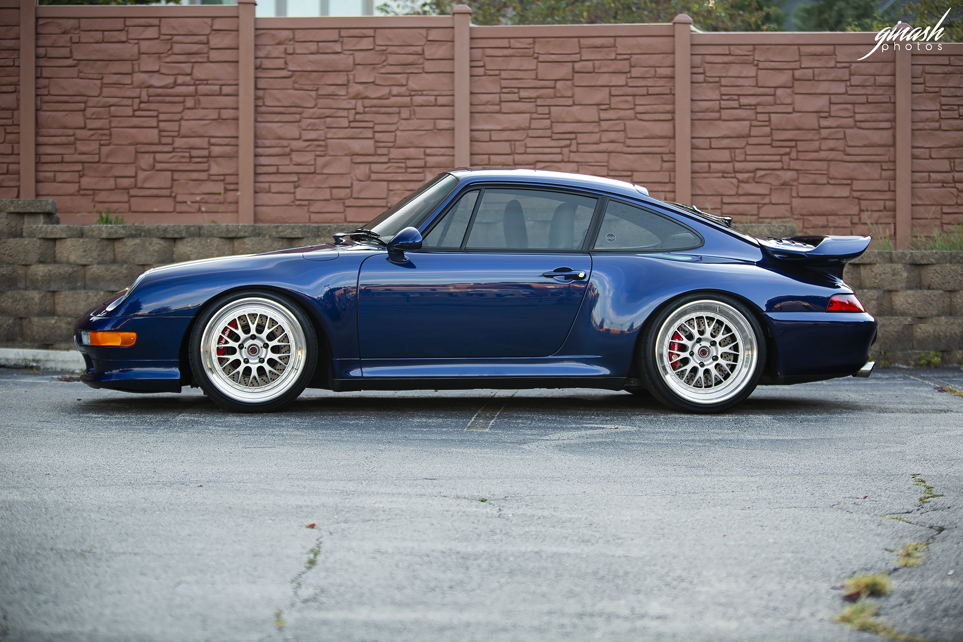 PORSCHE 993 C4S ON BBS E88